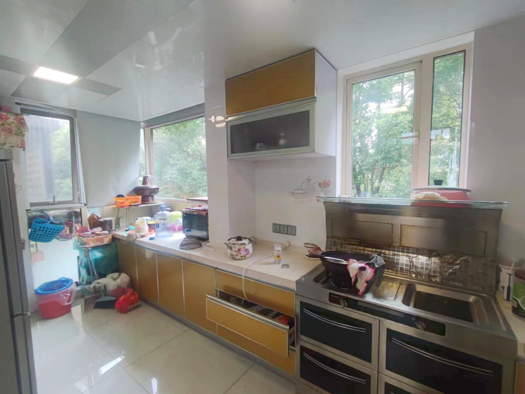 中港城 3室2厅1卫 129.8m&sup2;
