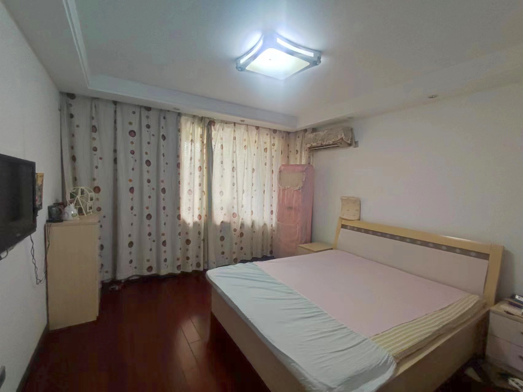 中港城 3室2厅1卫 129.8m&sup2;