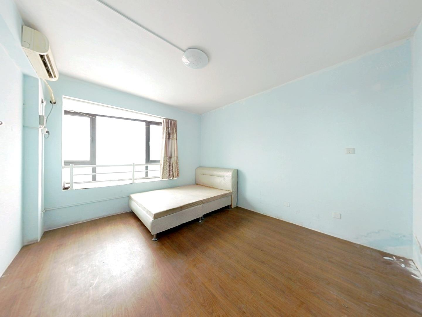 七星花园 5室2厅2卫 250m&sup2;