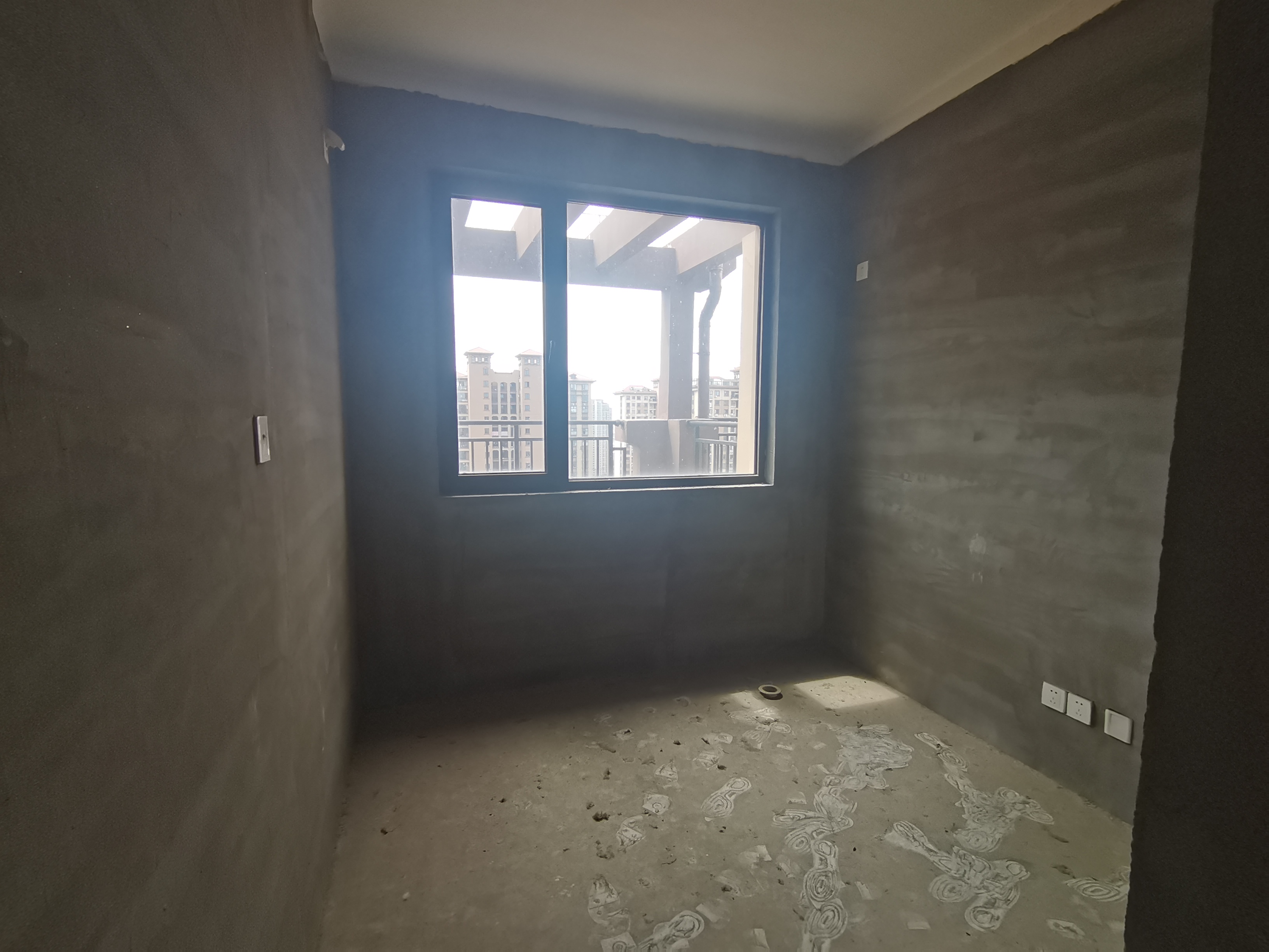 华强城 3室1厅1卫 82m&sup2;