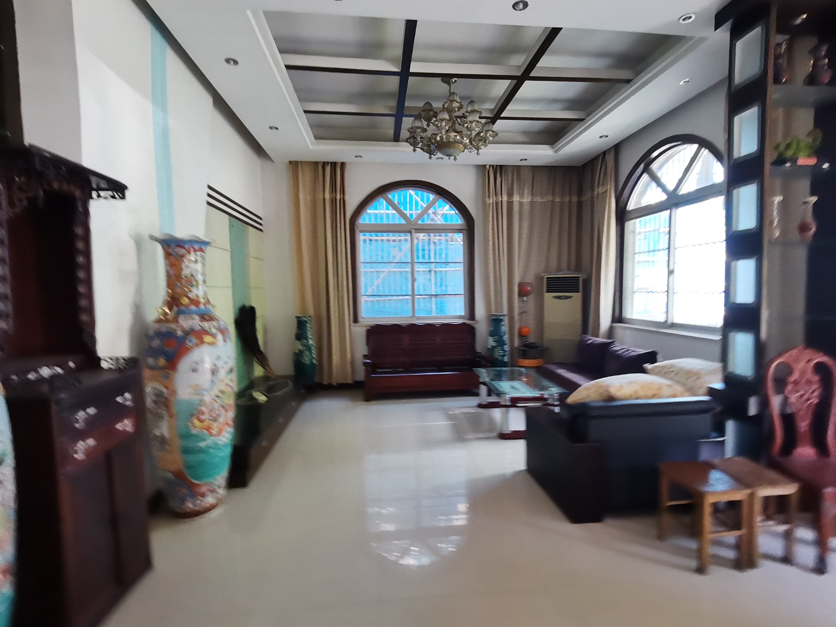 华德公寓 5室3厅3卫 550m²