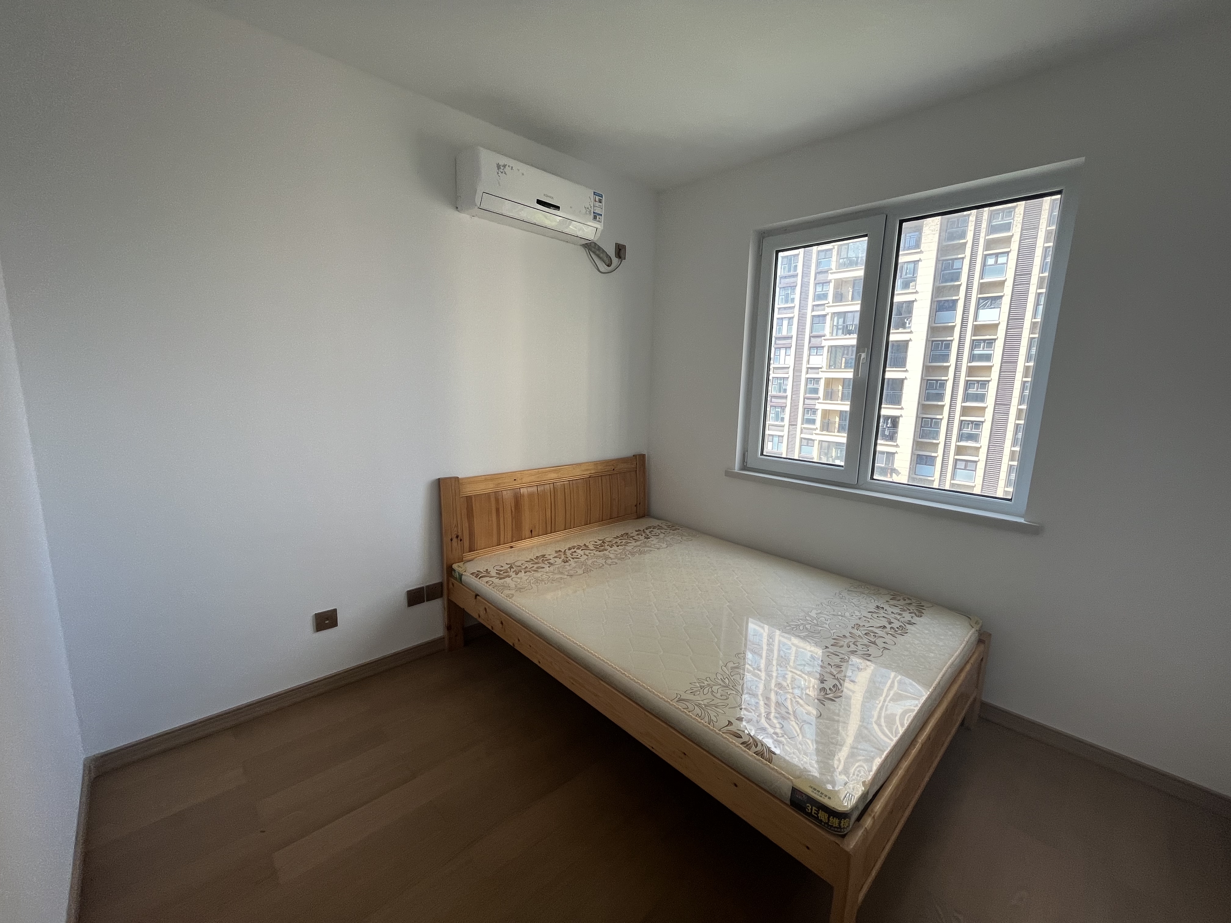 世茂云锦 3室2厅2卫 125m&sup2;