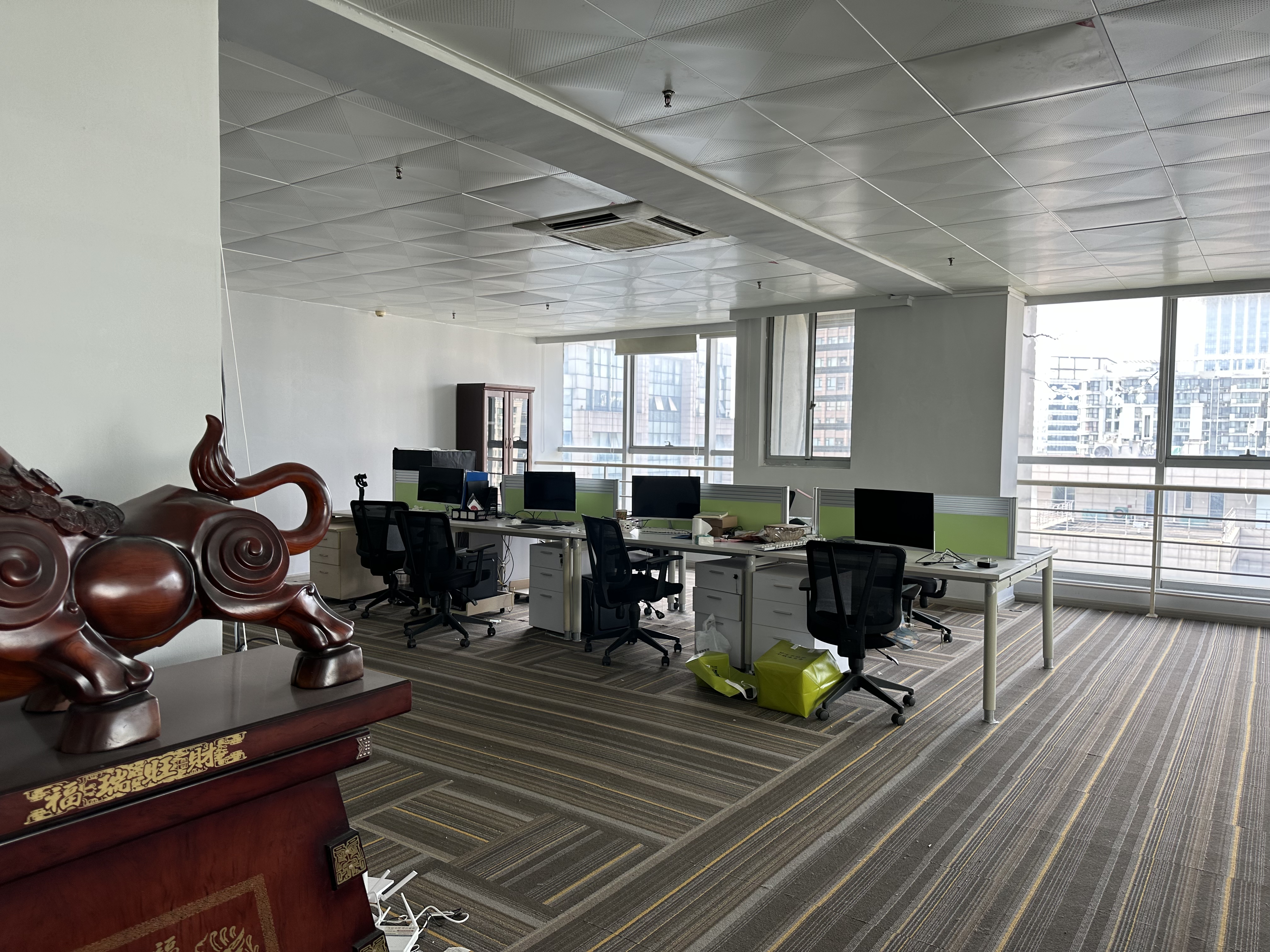 中南世纪城南区 1室1厅1卫 180.00m&sup2;