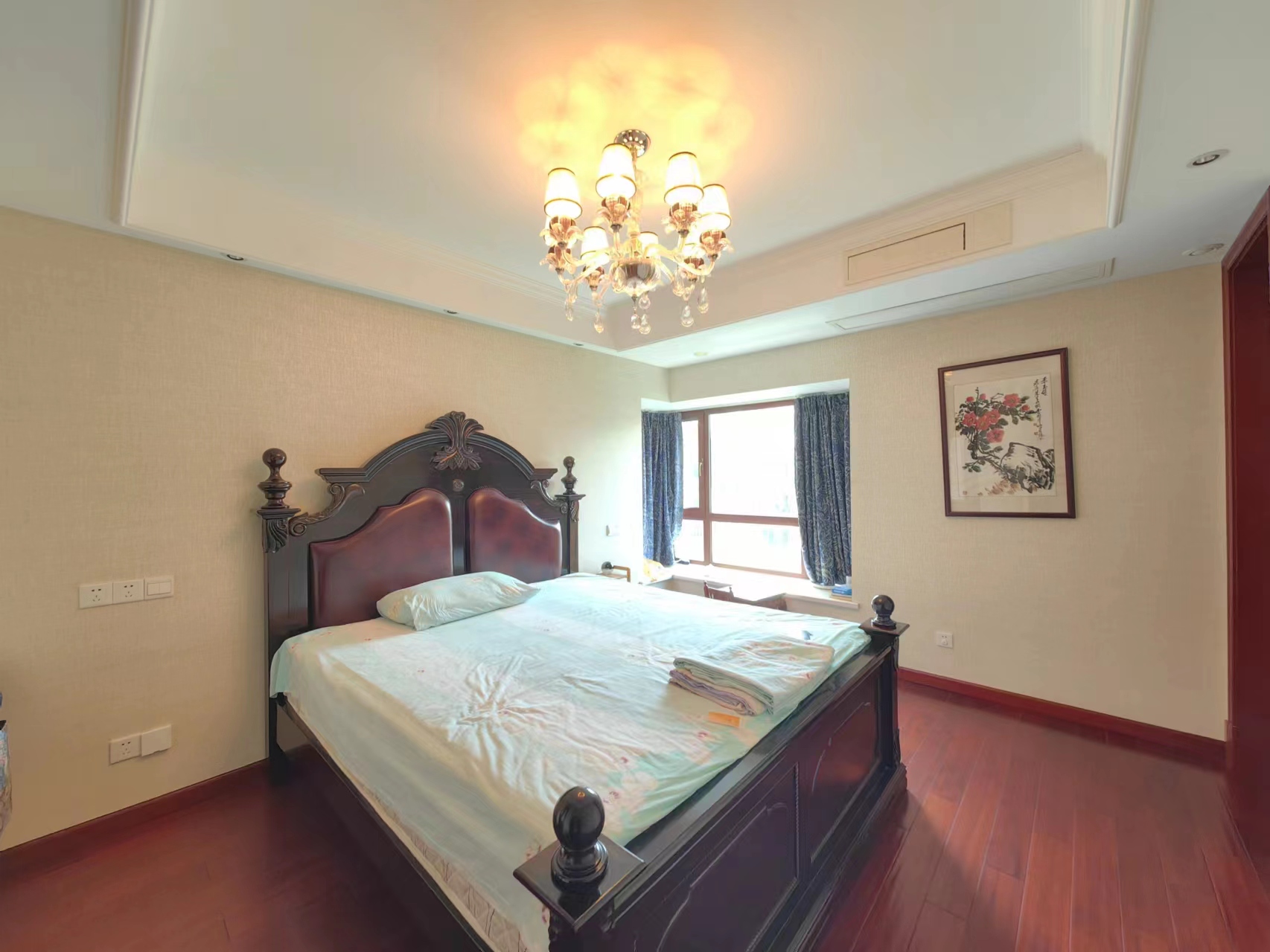 天安花园 8室2厅4卫 239.18m&sup2;
