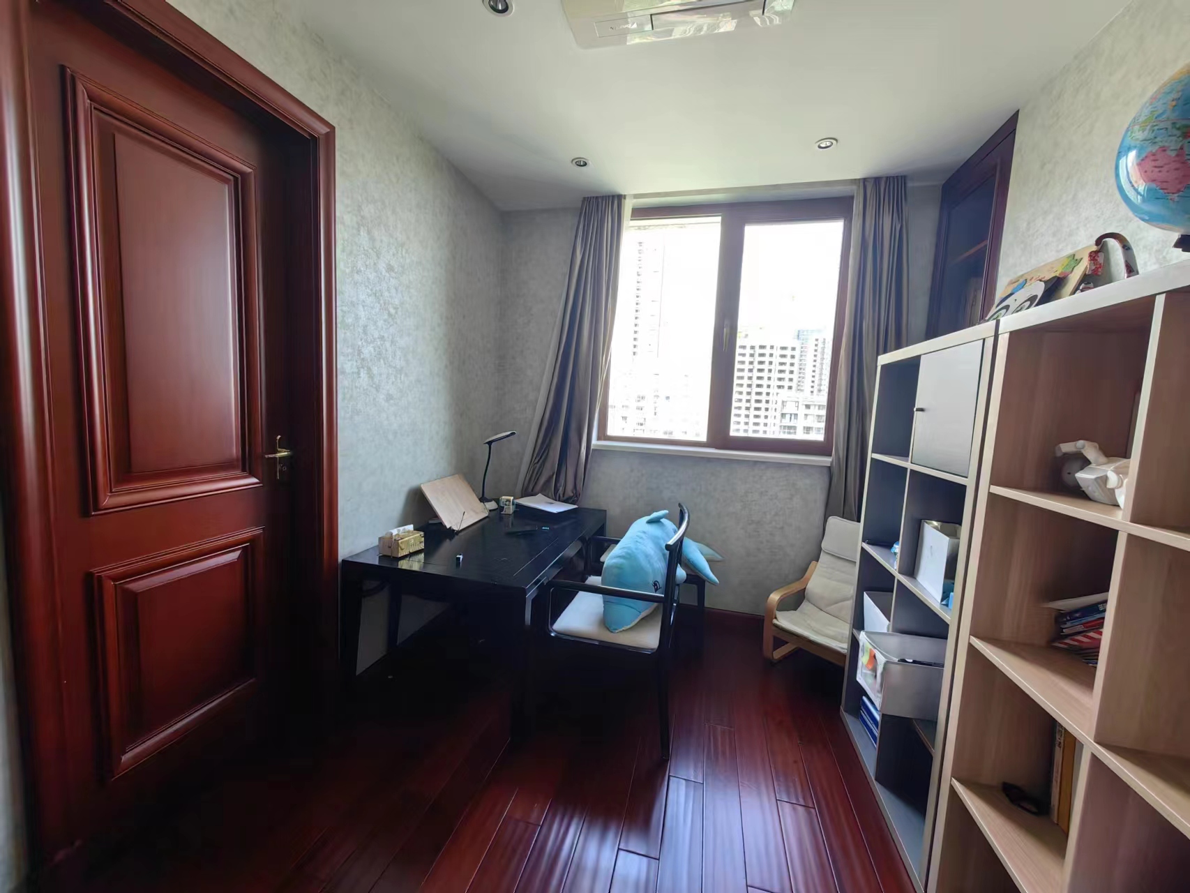 天安花园 8室2厅4卫 239.18m&sup2;