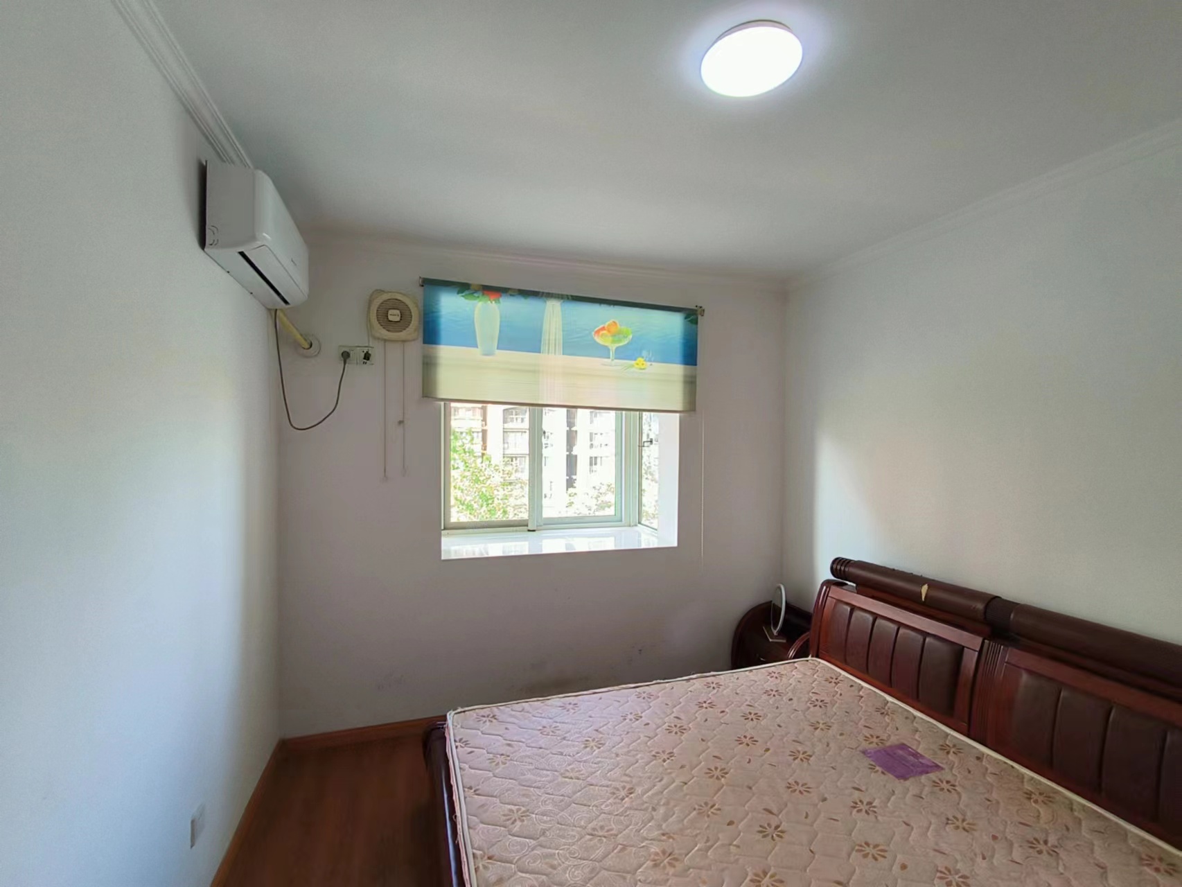 三里墩花苑 3室1厅1卫 135.81m&sup2;