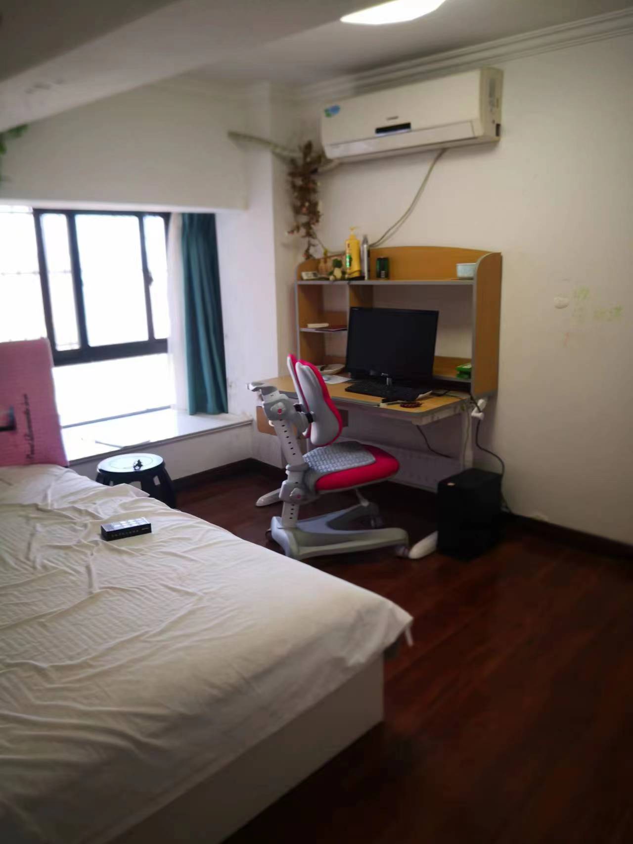 五洲国际广场 4室2厅2卫 190m&sup2;