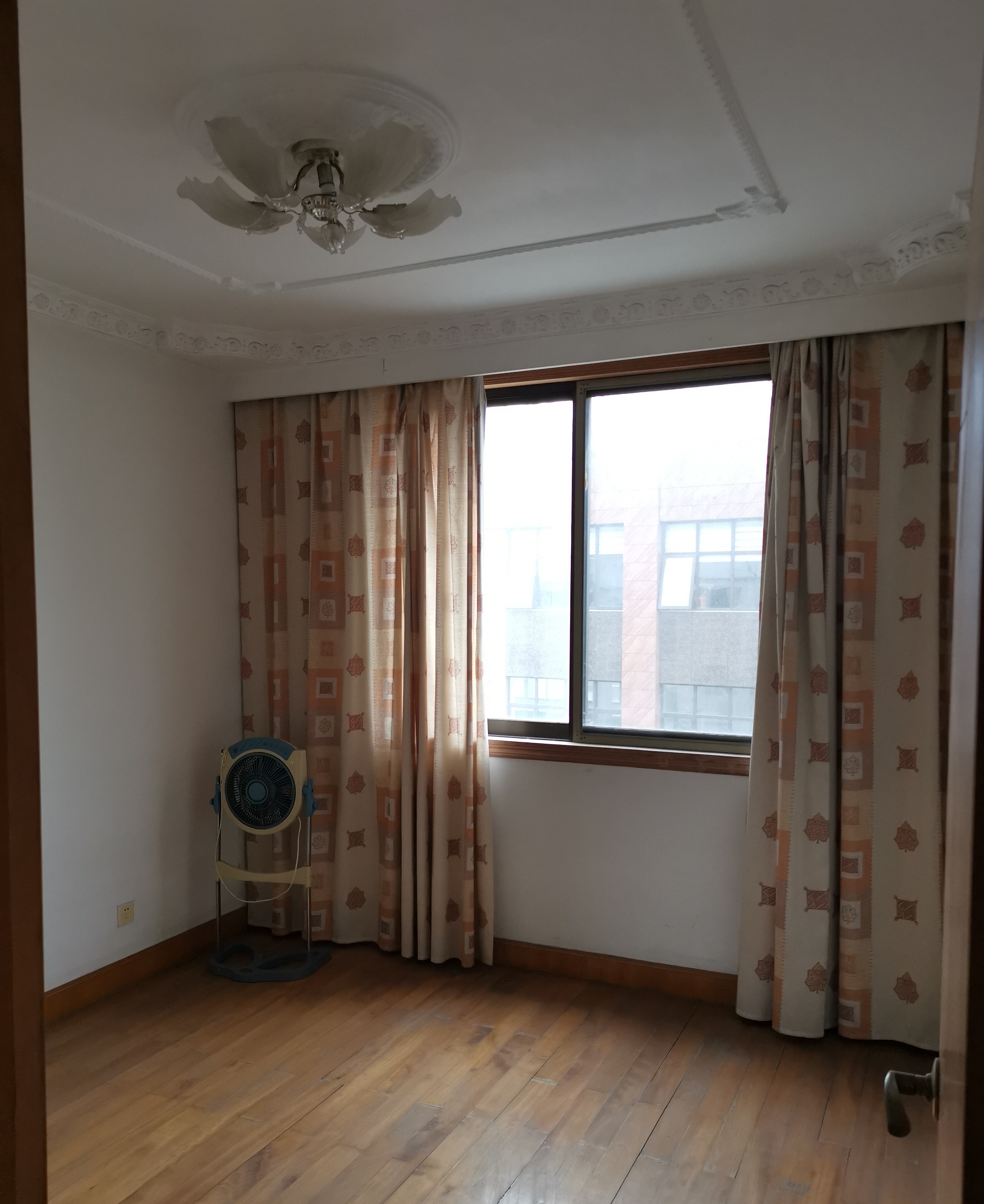威美公寓 4室2厅2卫 154m&sup2;