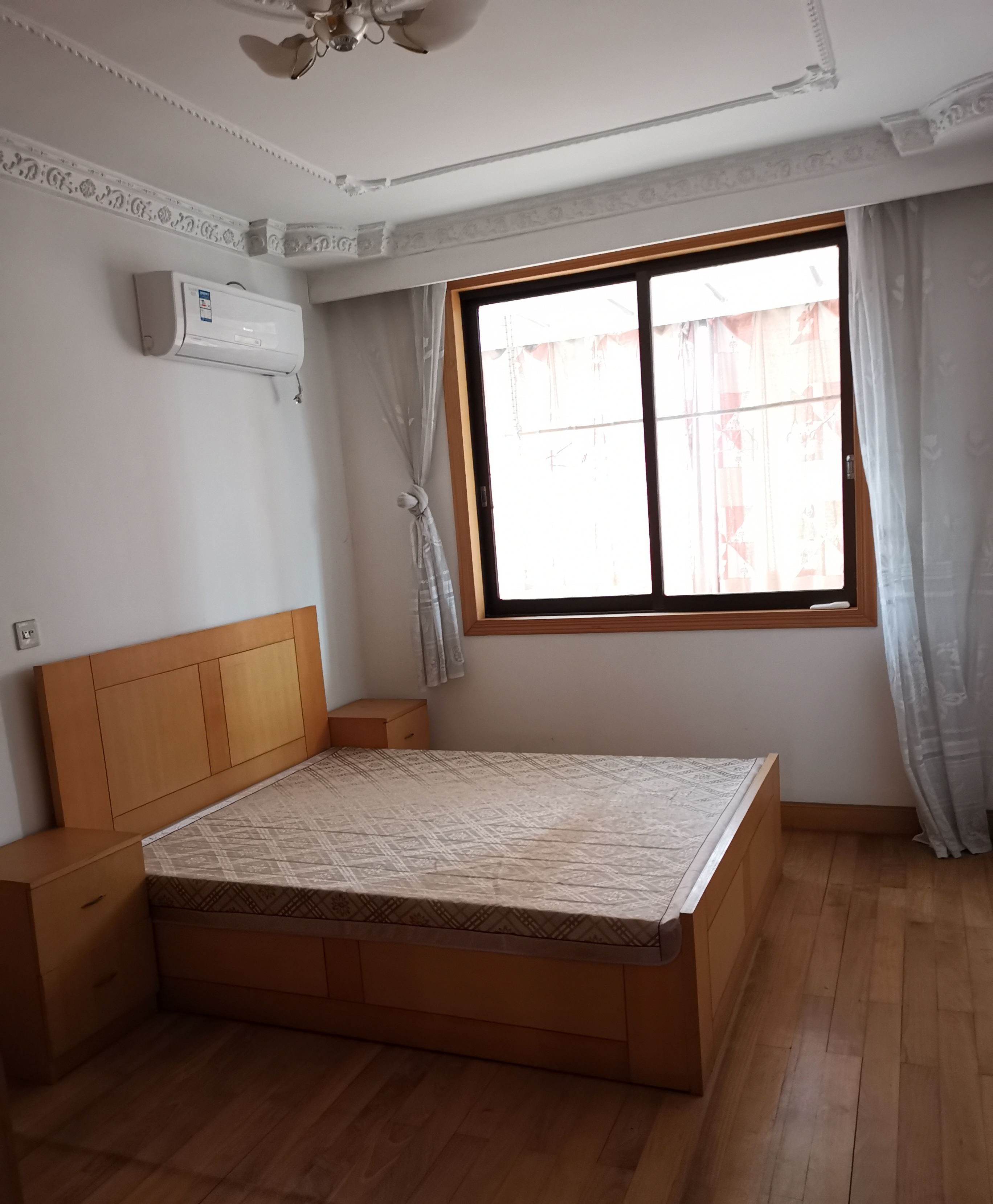 威美公寓 4室2厅2卫 154m&sup2;