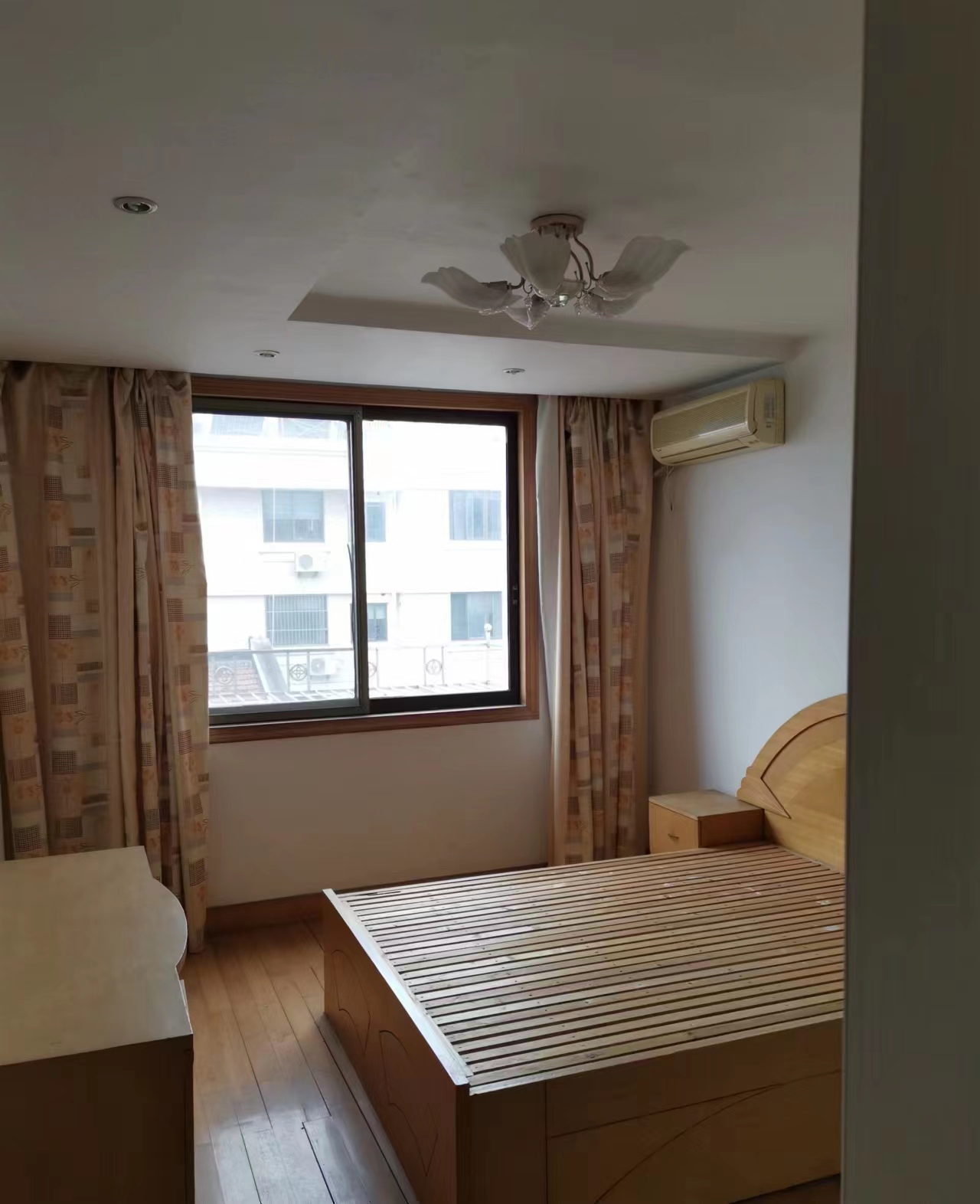 威美公寓 4室2厅2卫 154m&sup2;