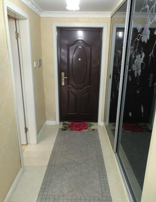 鸿运大厦 2室1厅1卫 71m&sup2;
