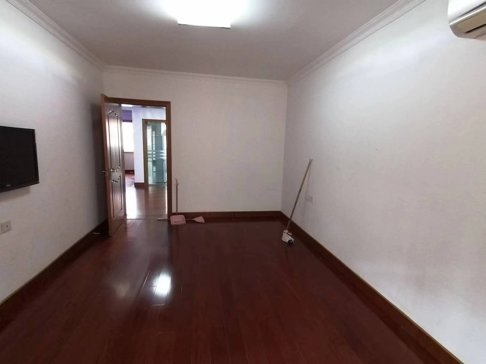 滨江花园 3室2厅1卫 101.00m&sup2;