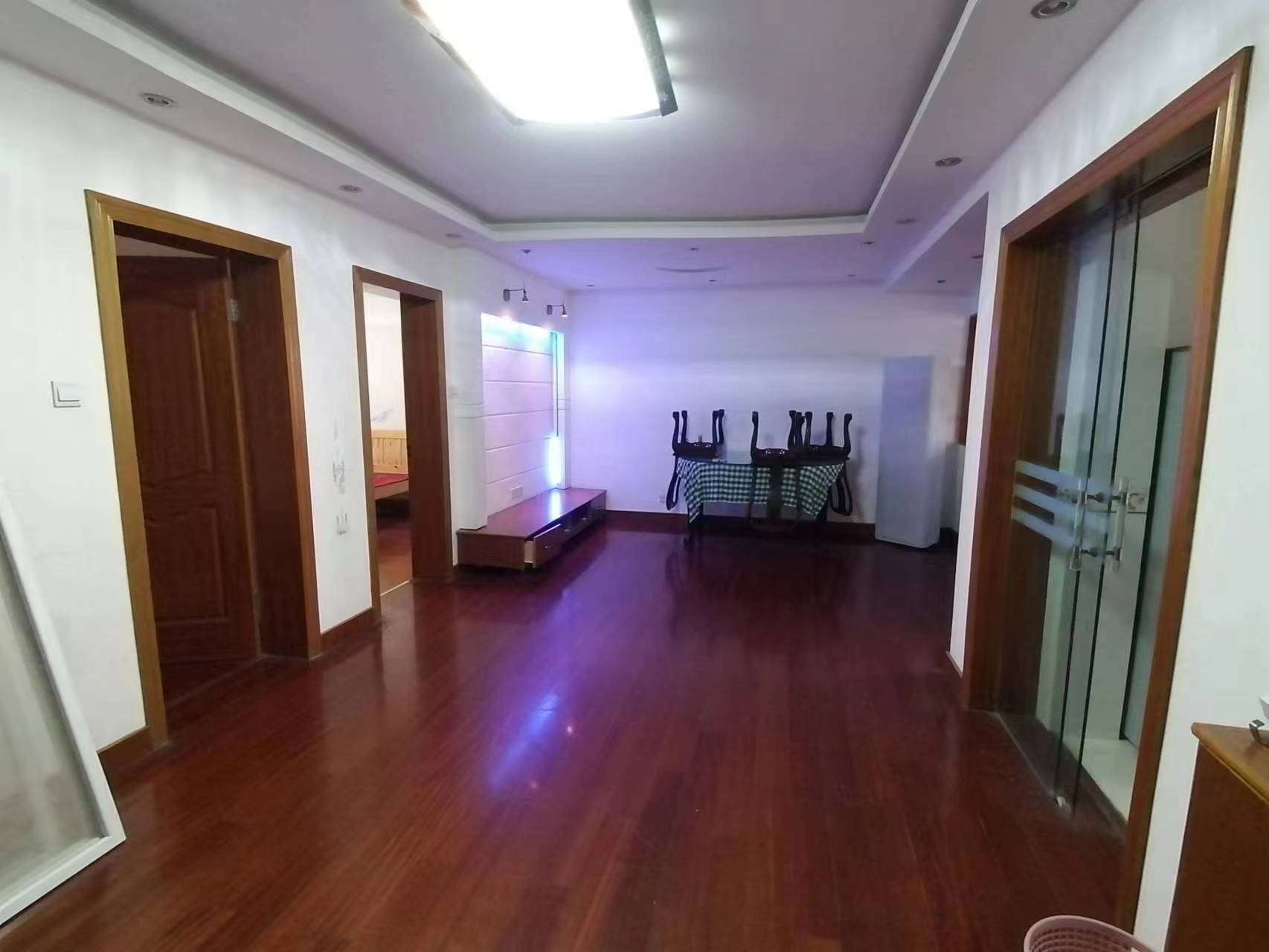 滨江花园 3室2厅1卫 101.00m&sup2;