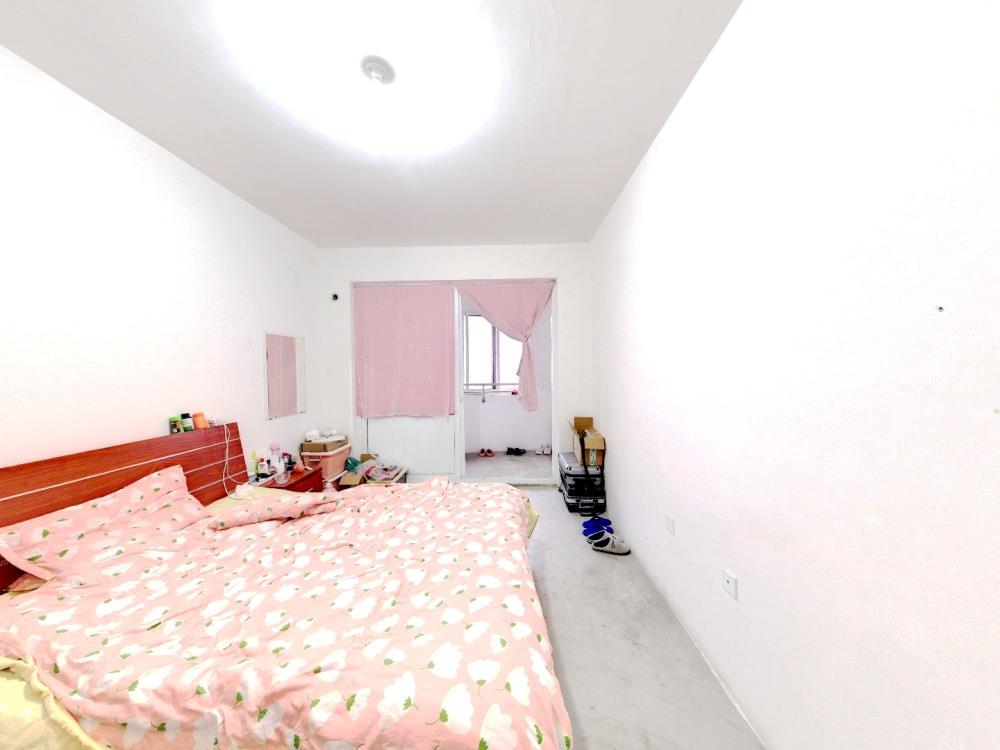 幸福怡居 3室2厅1卫 128m&sup2;