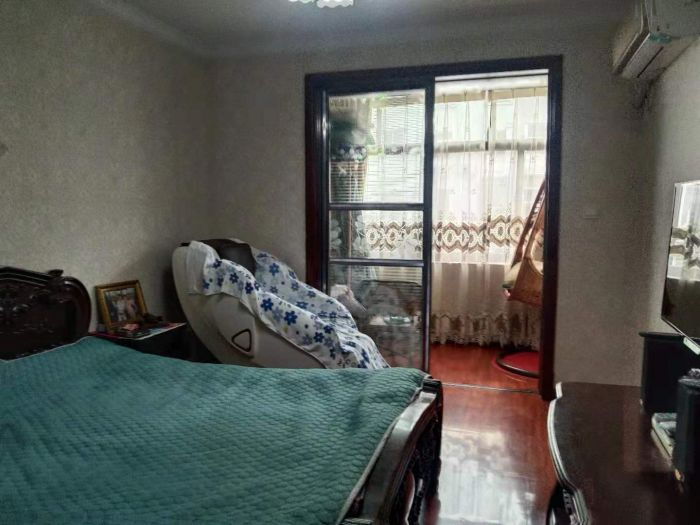 新桥新村 1室1厅1卫 45m&sup2;
