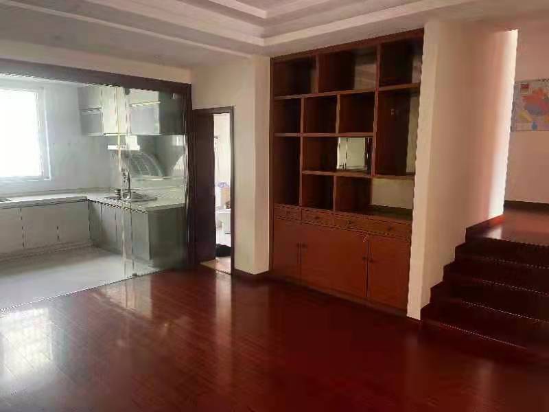 星源花苑 3室2厅2卫 152m&sup2;