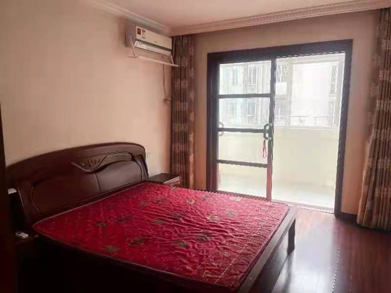 星源花苑 3室2厅2卫 152m&sup2;