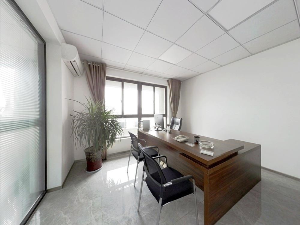 银洲&middot;皇家花园 4室2厅2卫 257.69m&sup2;