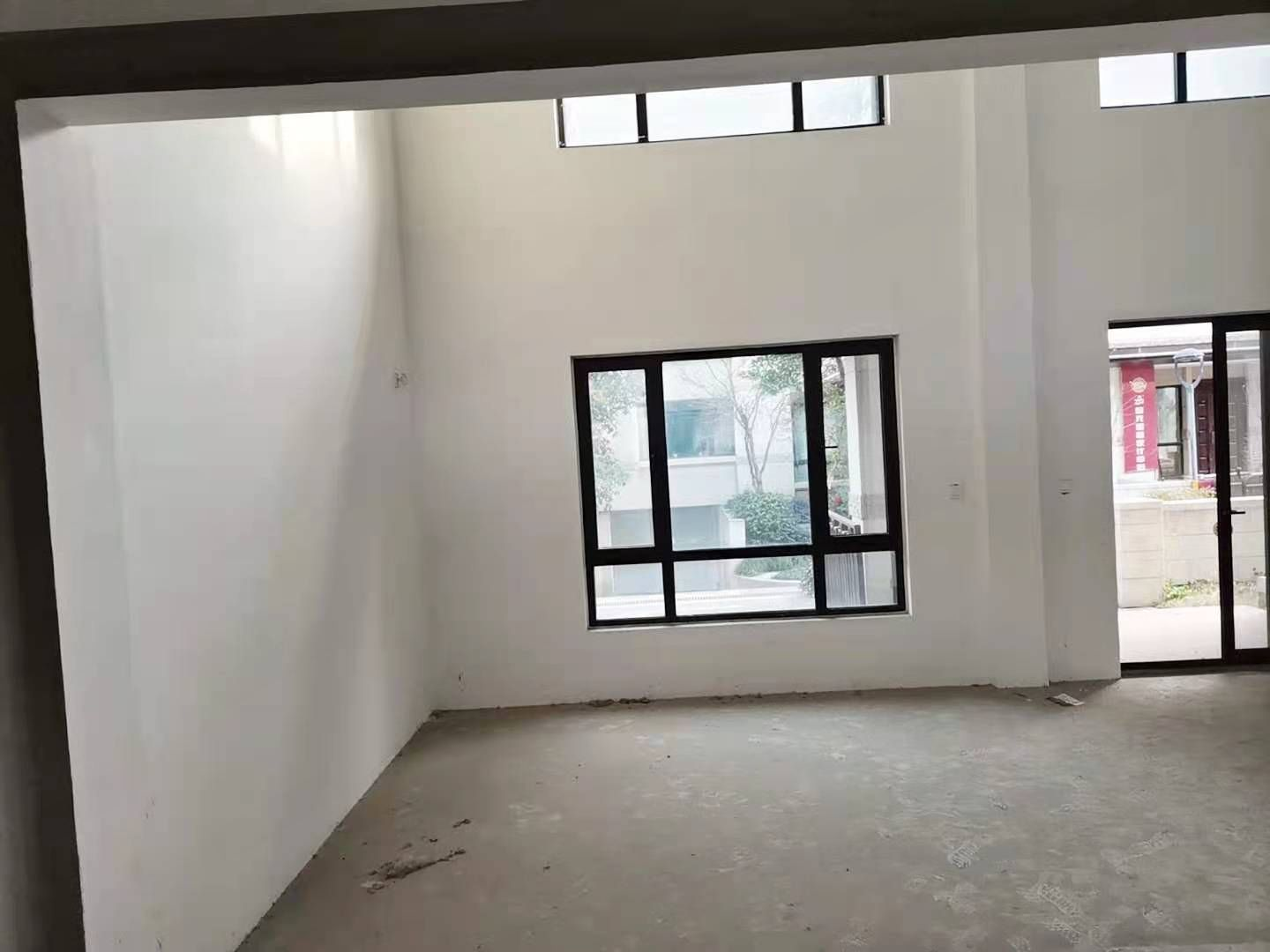 盛和九里香堤一期 5室3厅3卫 358m²