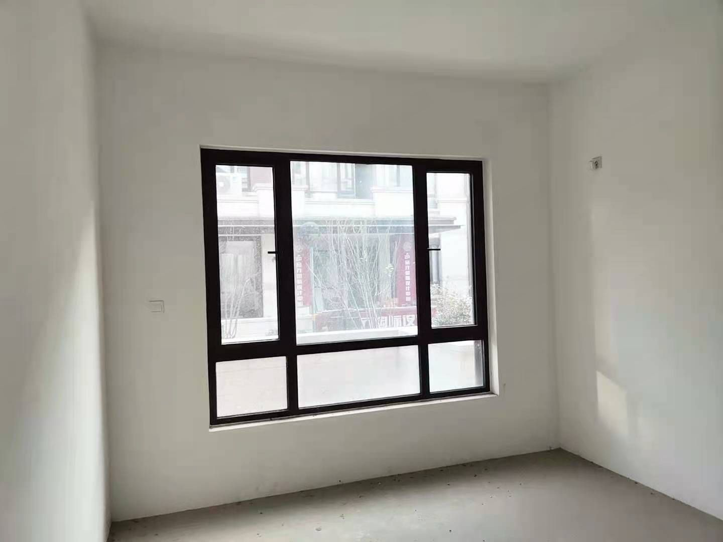 盛和九里香堤一期 5室3厅3卫 358m&sup2;