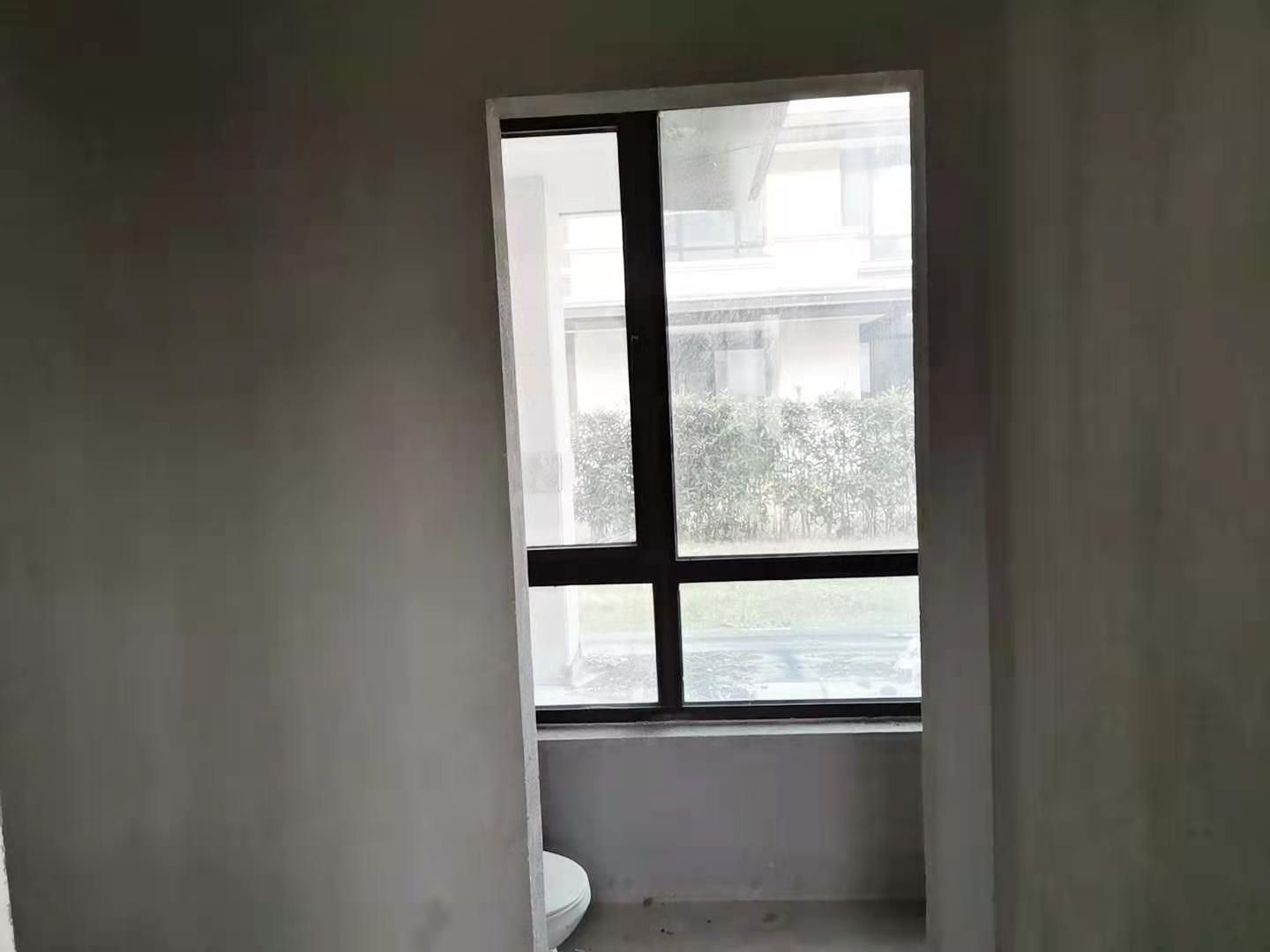 盛和九里香堤一期 5室3厅3卫 358m&sup2;
