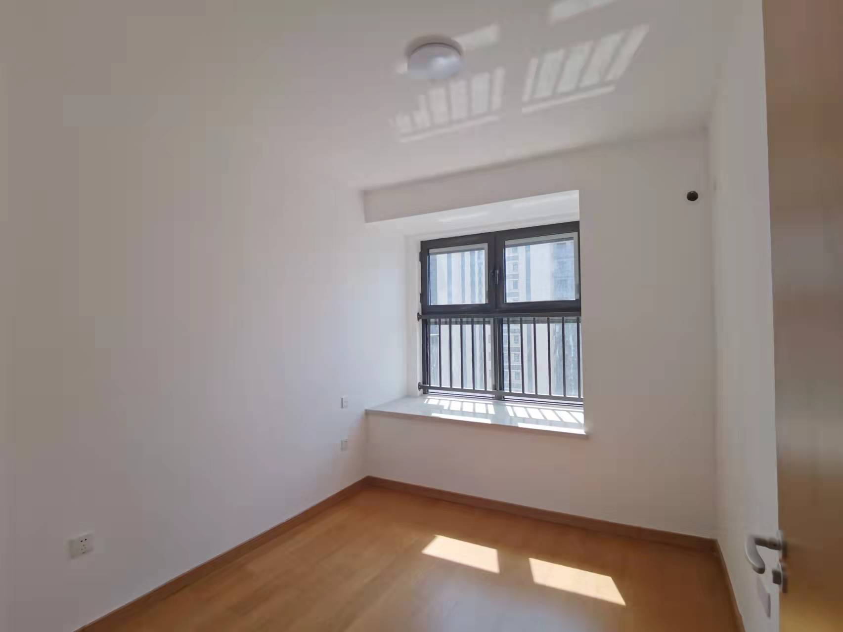 绿地新里城 3室2厅1卫 89m&sup2;