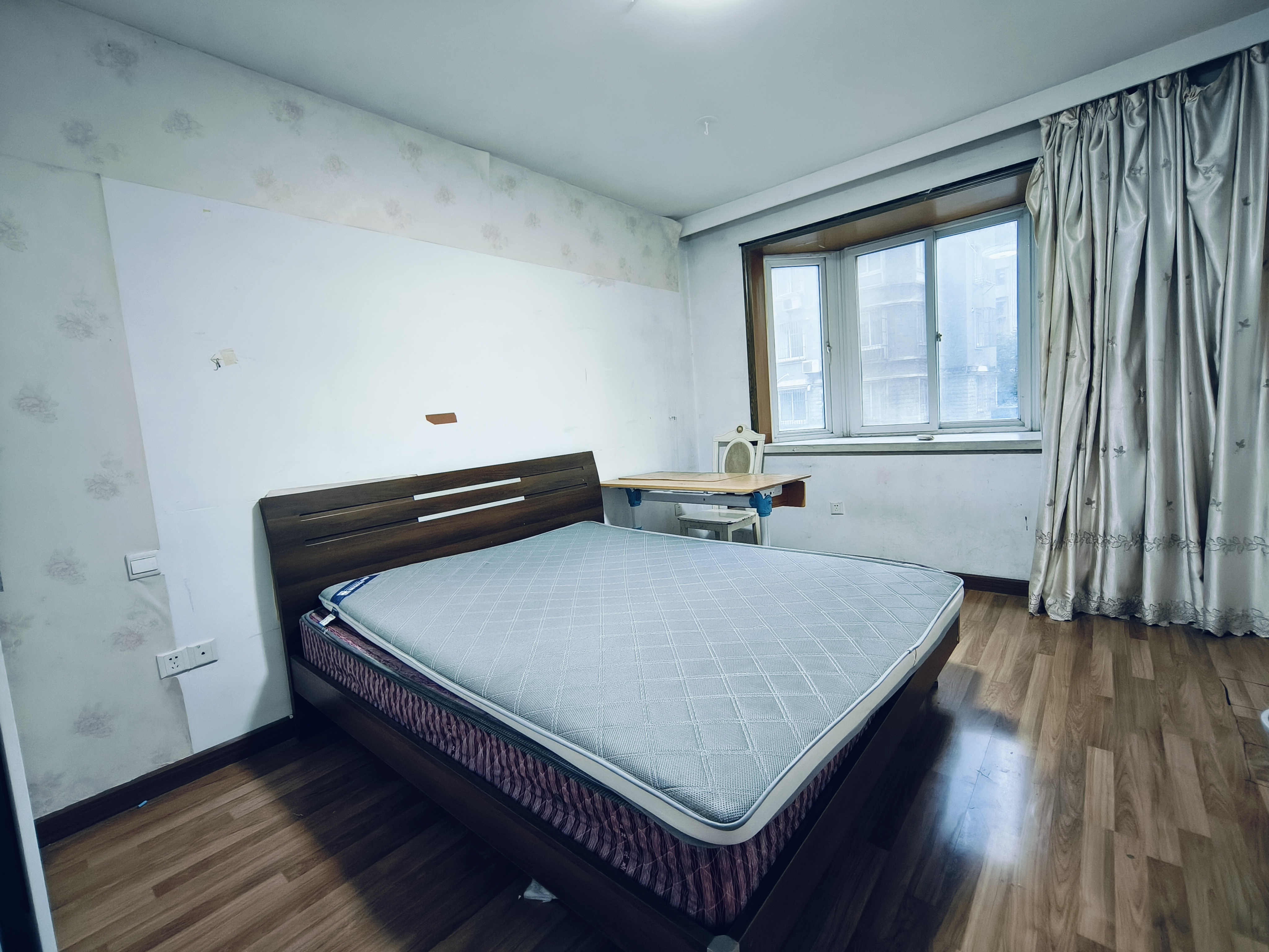 银花苑 4室2厅2卫 167.00m&sup2;