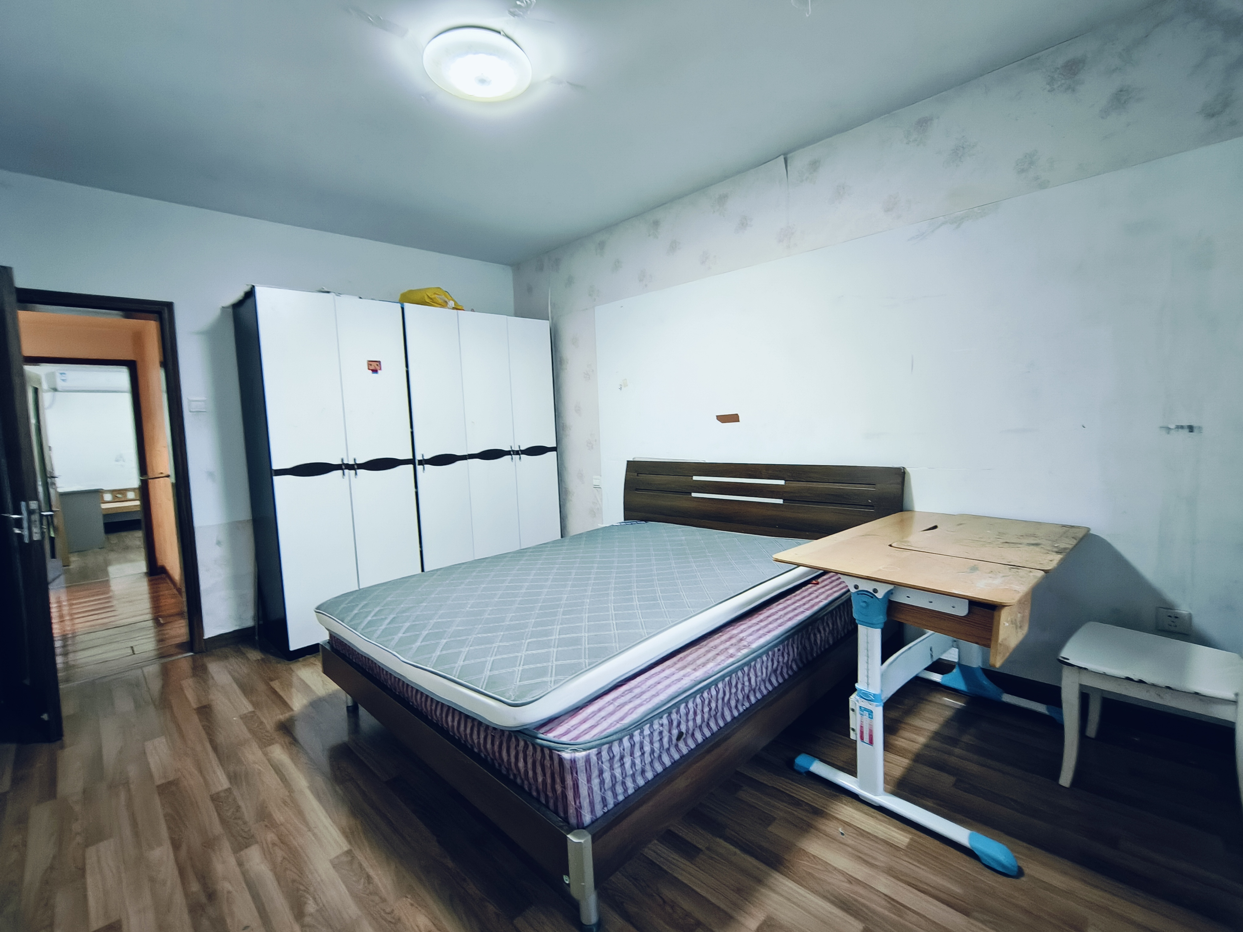 银花苑 4室2厅2卫 167.00m&sup2;