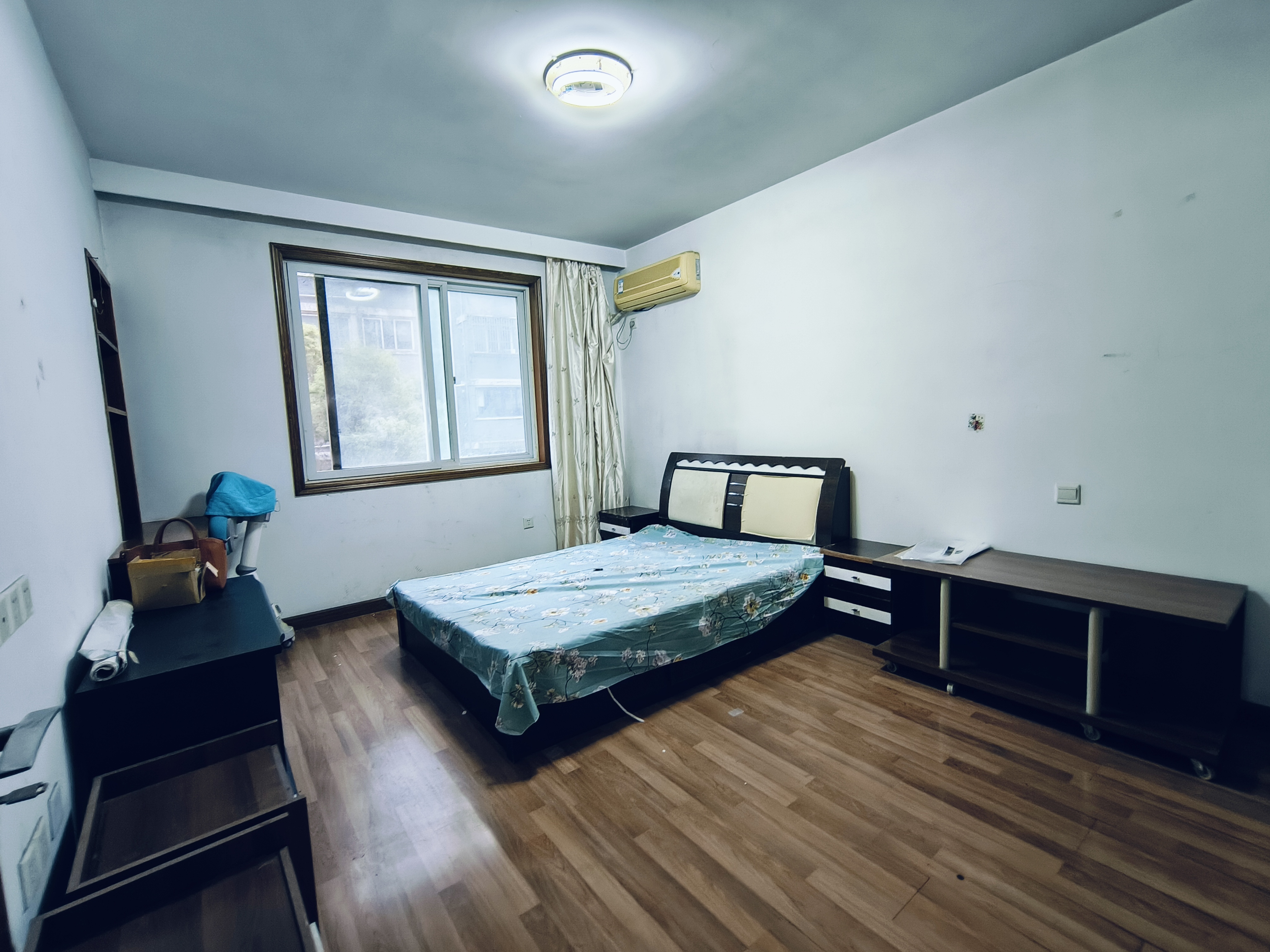 银花苑 4室2厅2卫 167.00m&sup2;