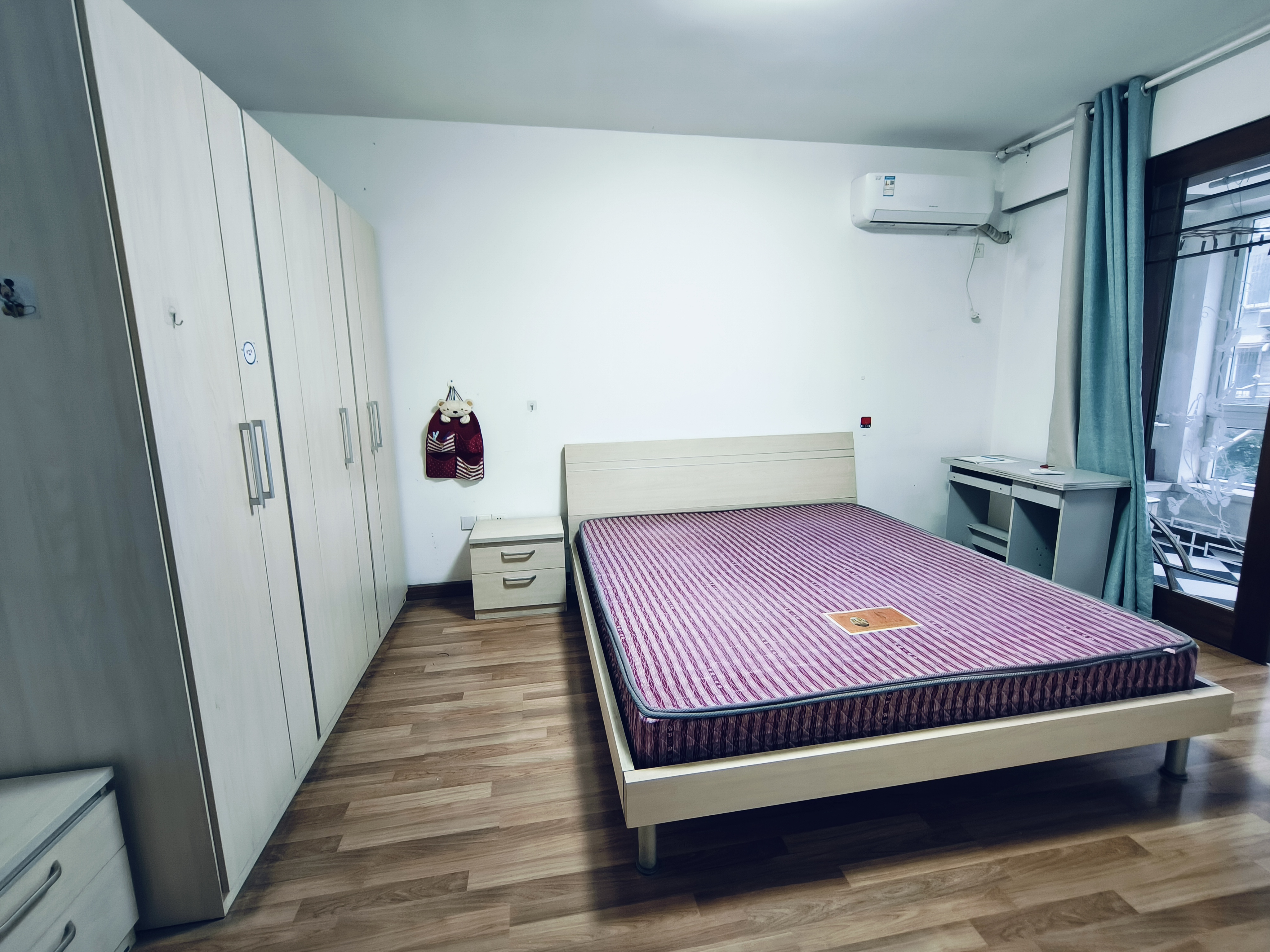 银花苑 4室2厅2卫 167.00m&sup2;