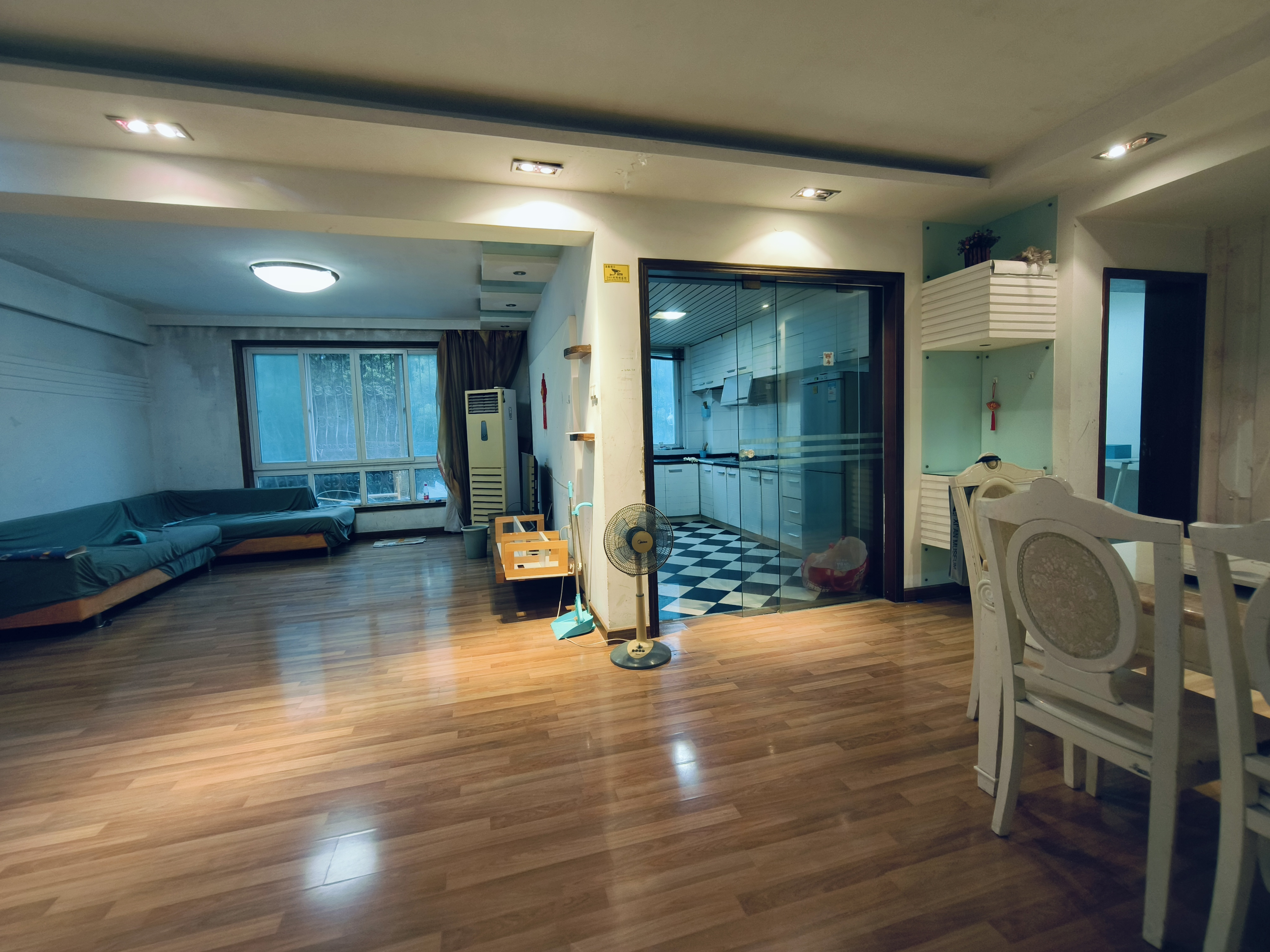 银花苑 4室2厅2卫 167.00m&sup2;