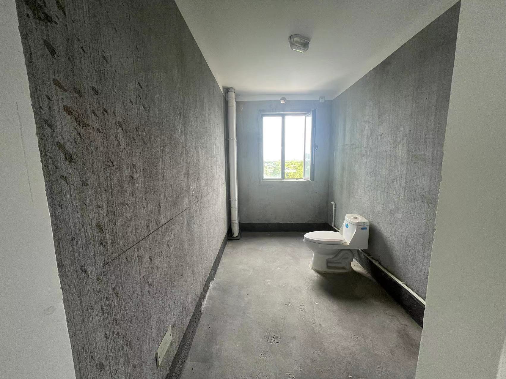 华山花苑六期 3室2厅2卫 124.67m&sup2;