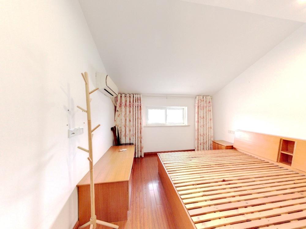 越江新村 4室2厅2卫 144.62m&sup2;