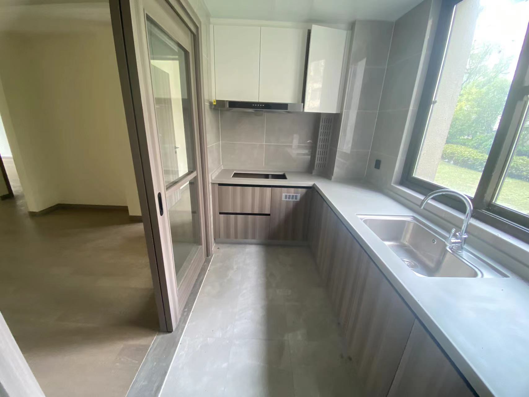 湖山源著 3室2厅1卫 99m&sup2;
