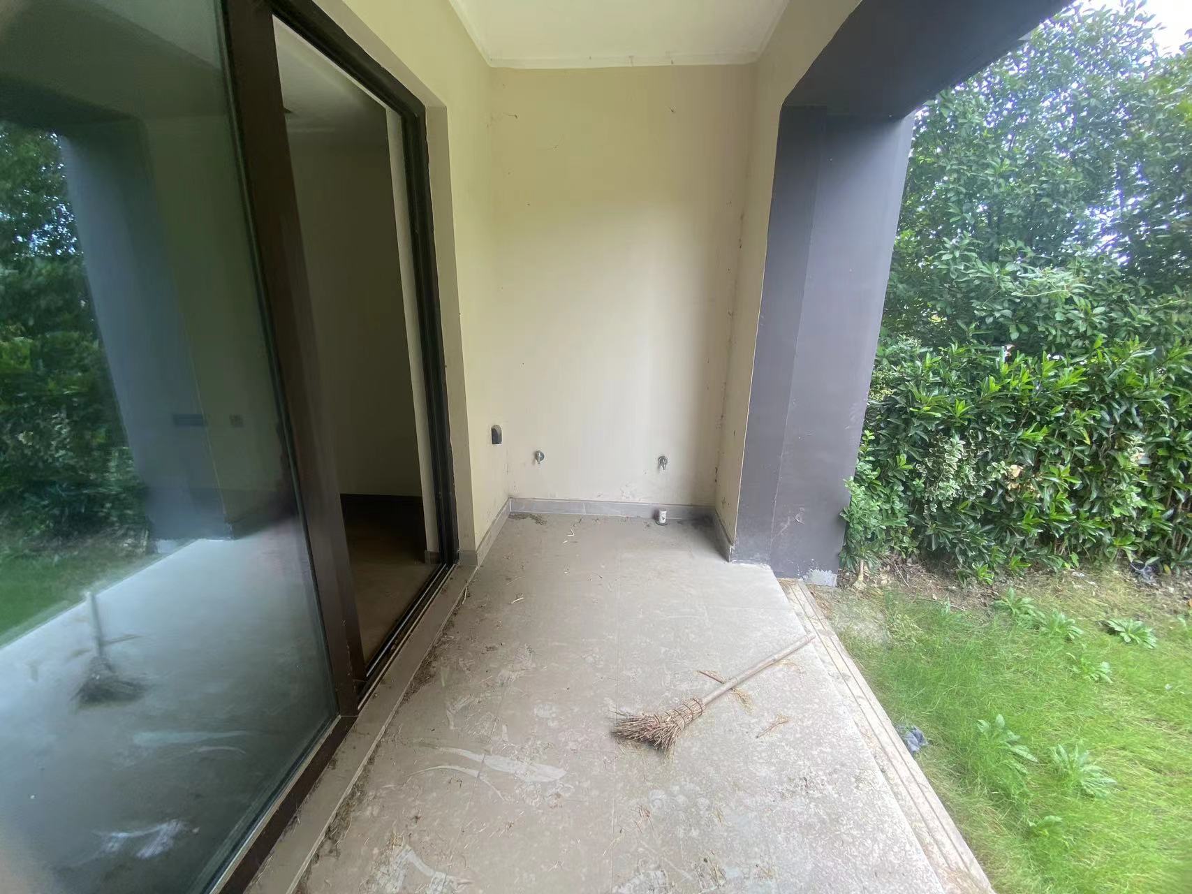 湖山源著 3室2厅1卫 99m&sup2;