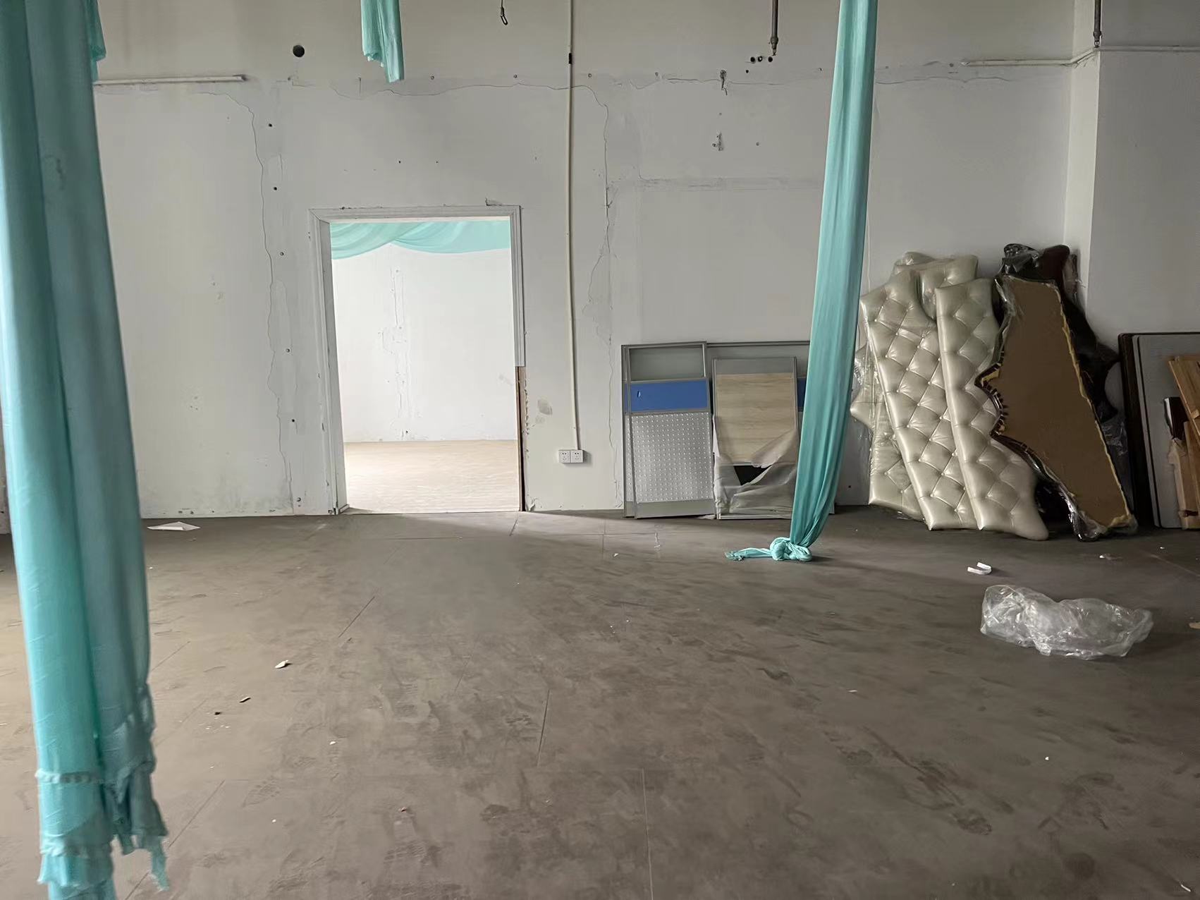 鸿运大厦 0室1厅1卫 40.42m²