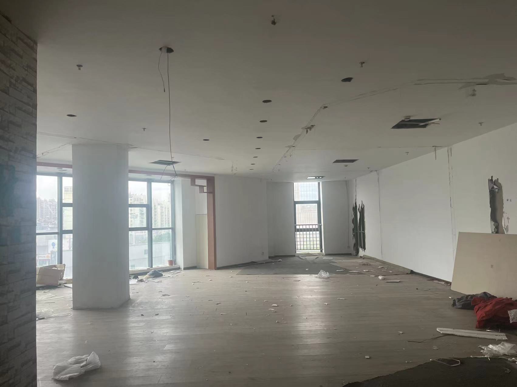 鸿运大厦 0室1厅1卫 40.42m²