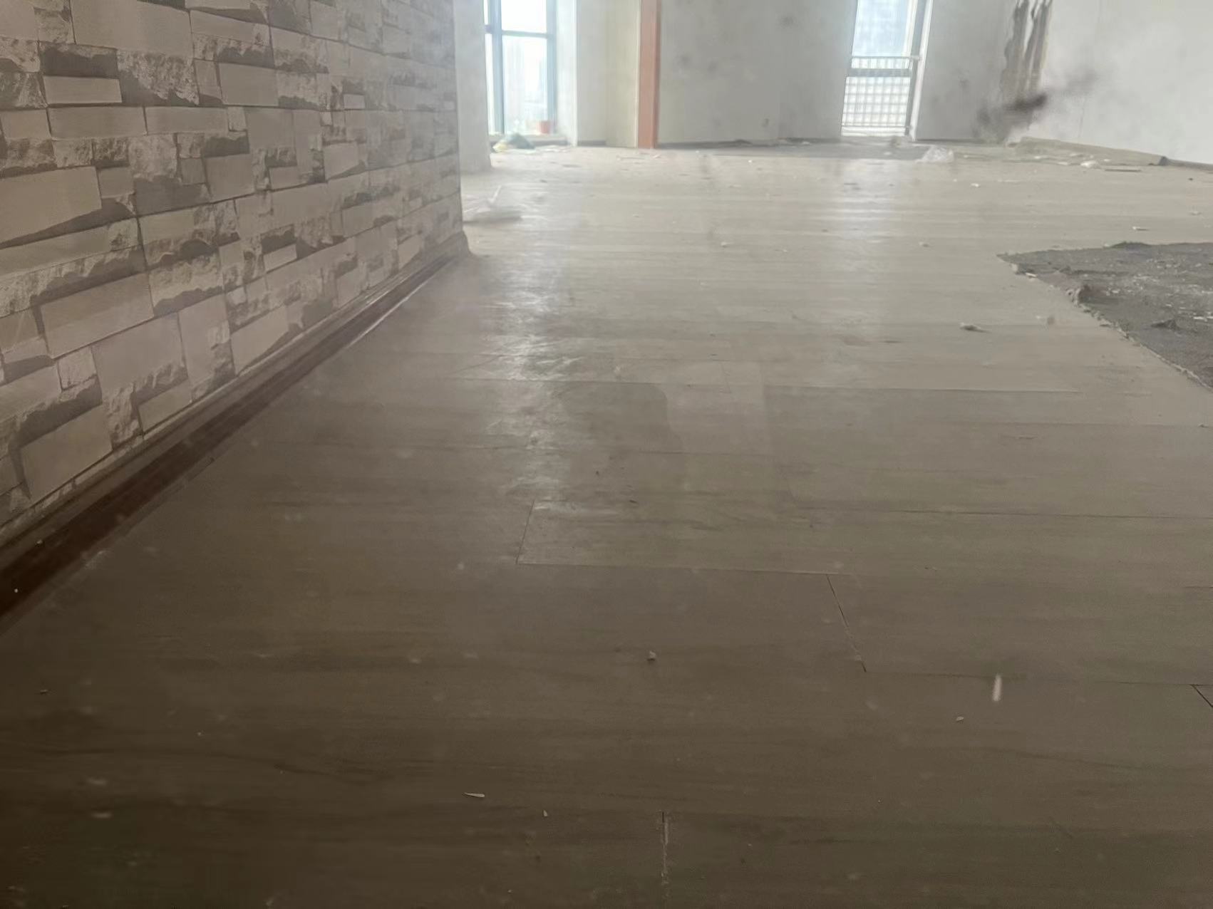 鸿运大厦 0室1厅0卫 75m²