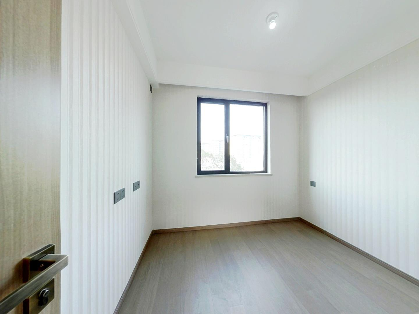 龙湖天宸源著 3室2厅2卫 116.8m&sup2;