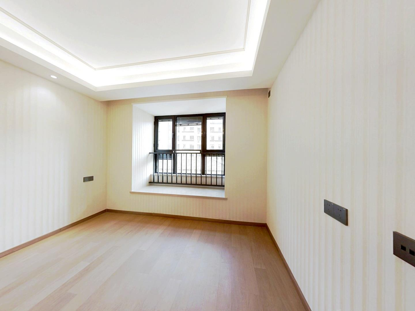 龙湖天宸源著 3室2厅2卫 116.8m&sup2;