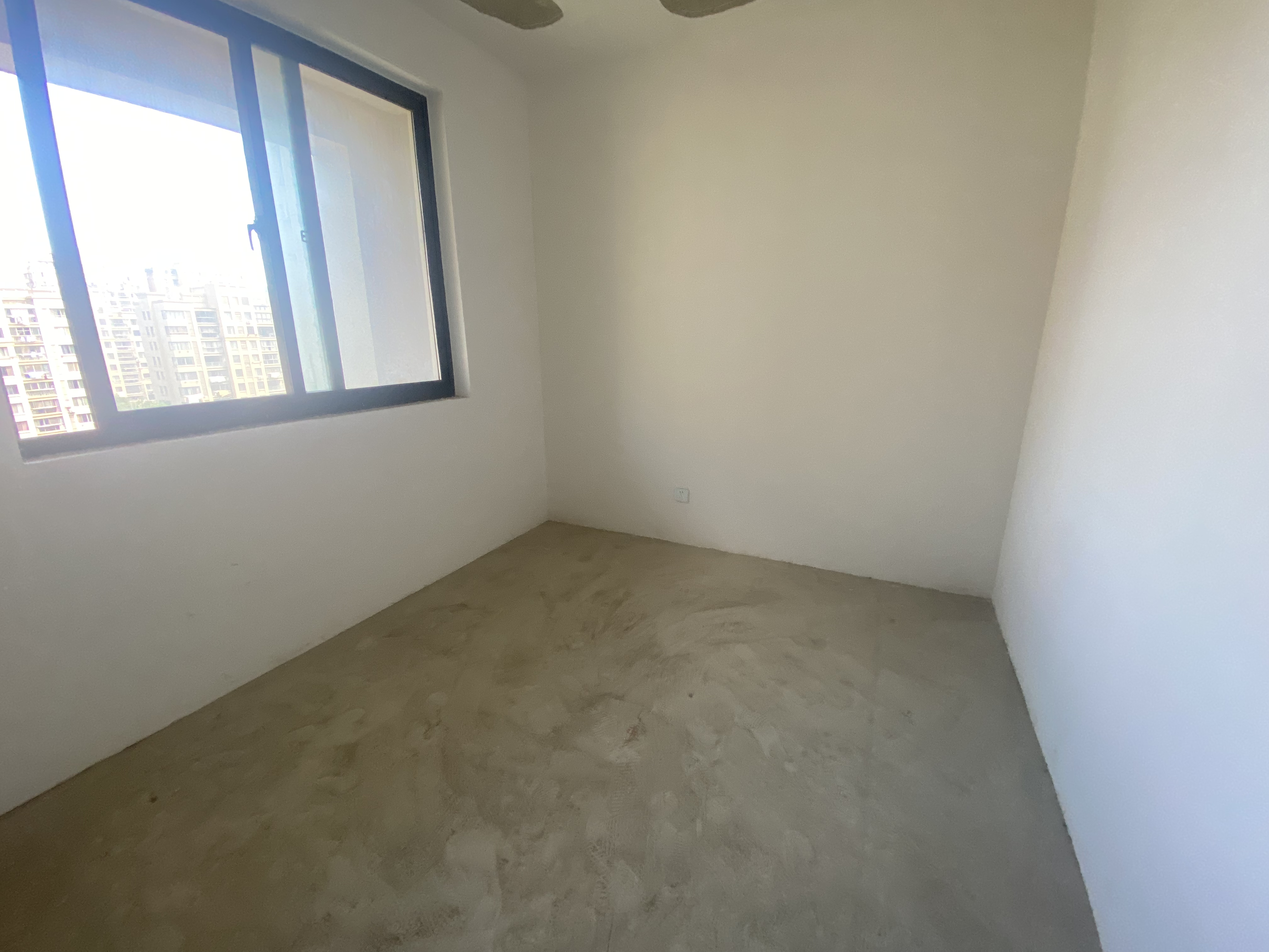 湖畔天下 3室2厅2卫 130m&sup2;