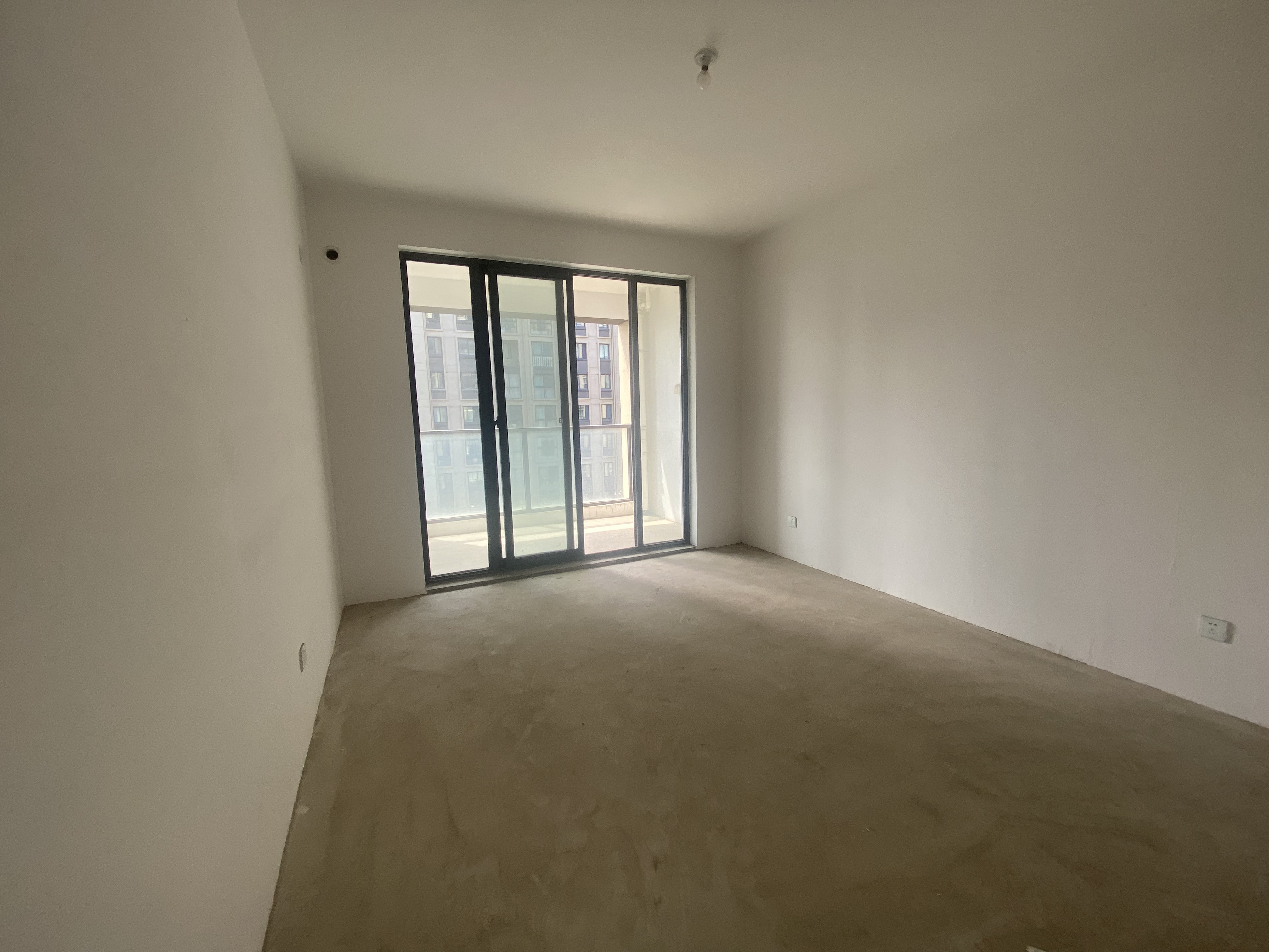 湖畔天下 3室2厅2卫 130m&sup2;