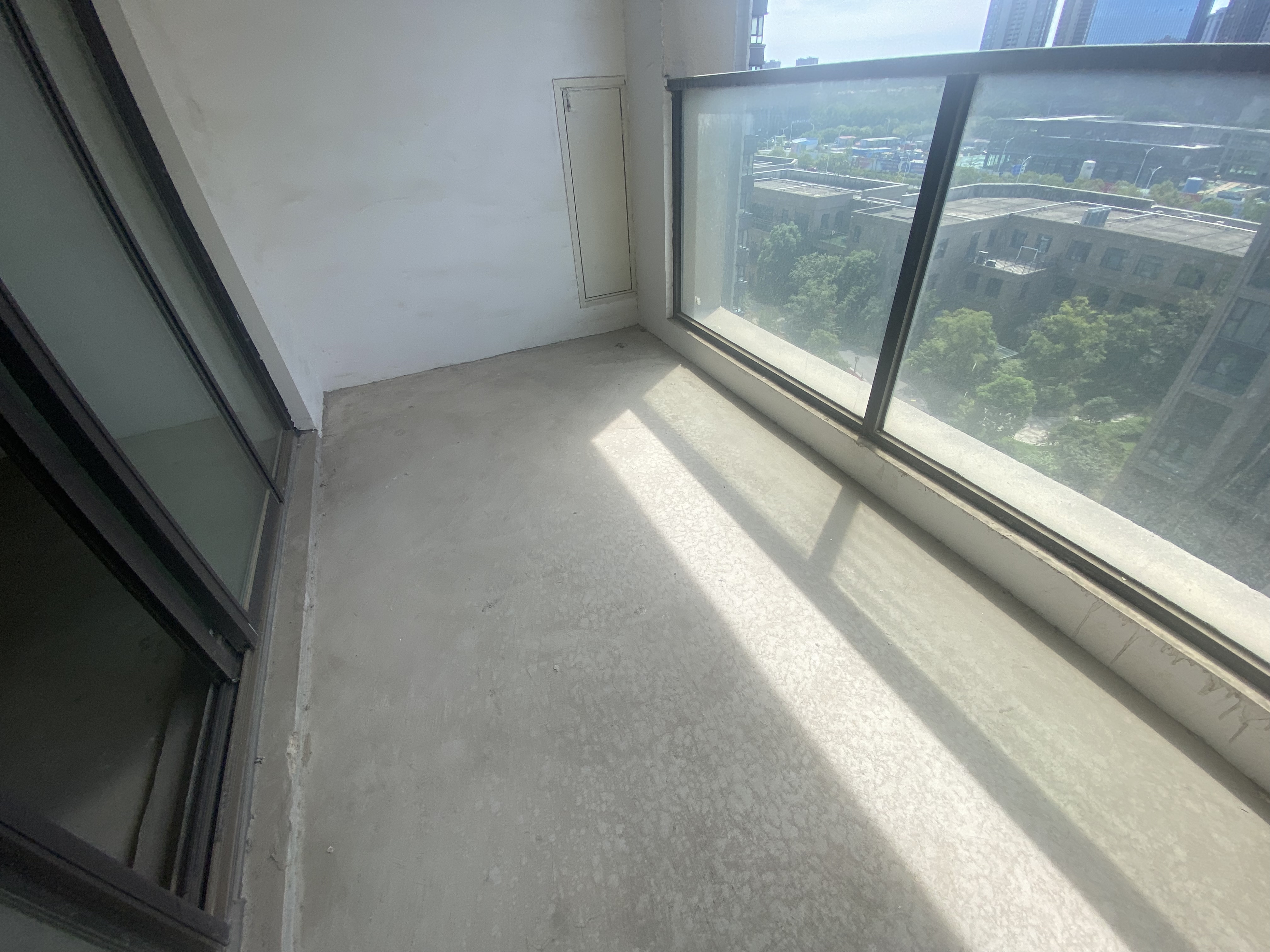 湖畔天下 3室2厅2卫 130m&sup2;