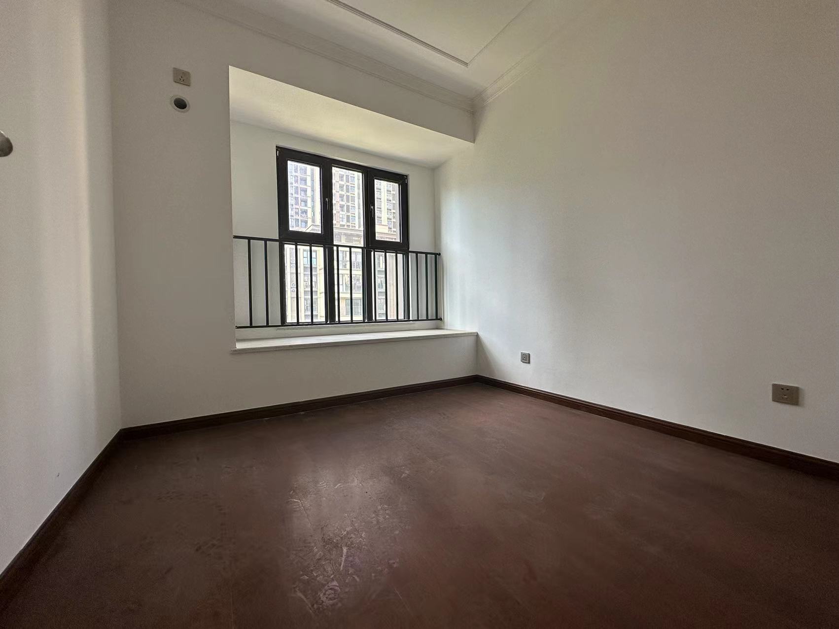 富力院士廷 4室2厅2卫 156m²