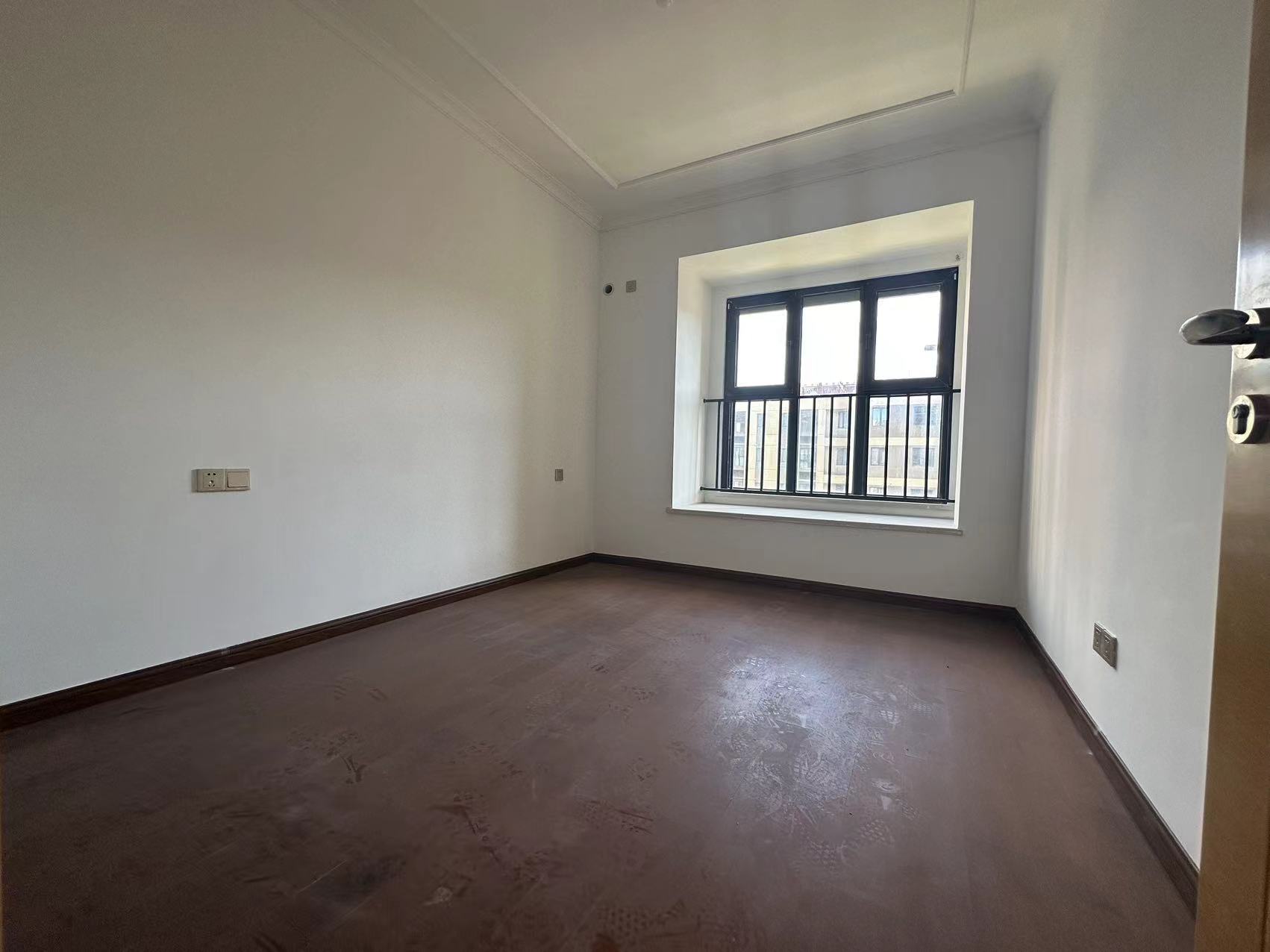 富力院士廷 4室2厅2卫 156m²