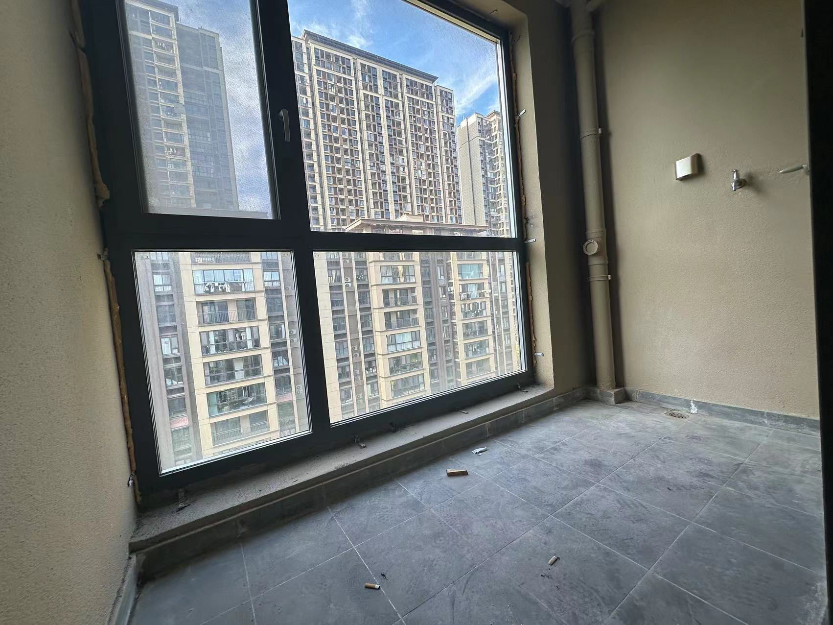 富力院士廷 4室2厅2卫 156m²