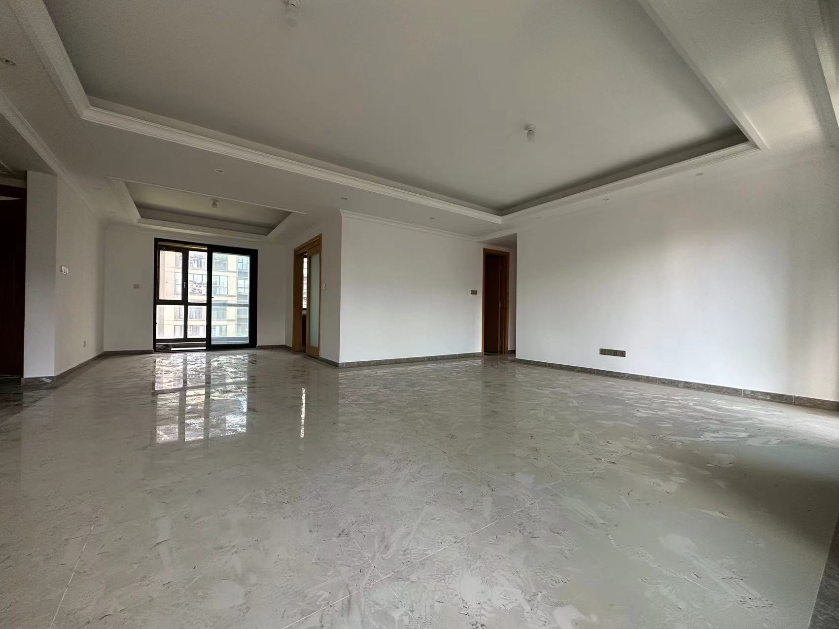 富力院士廷 4室2厅2卫 156m²