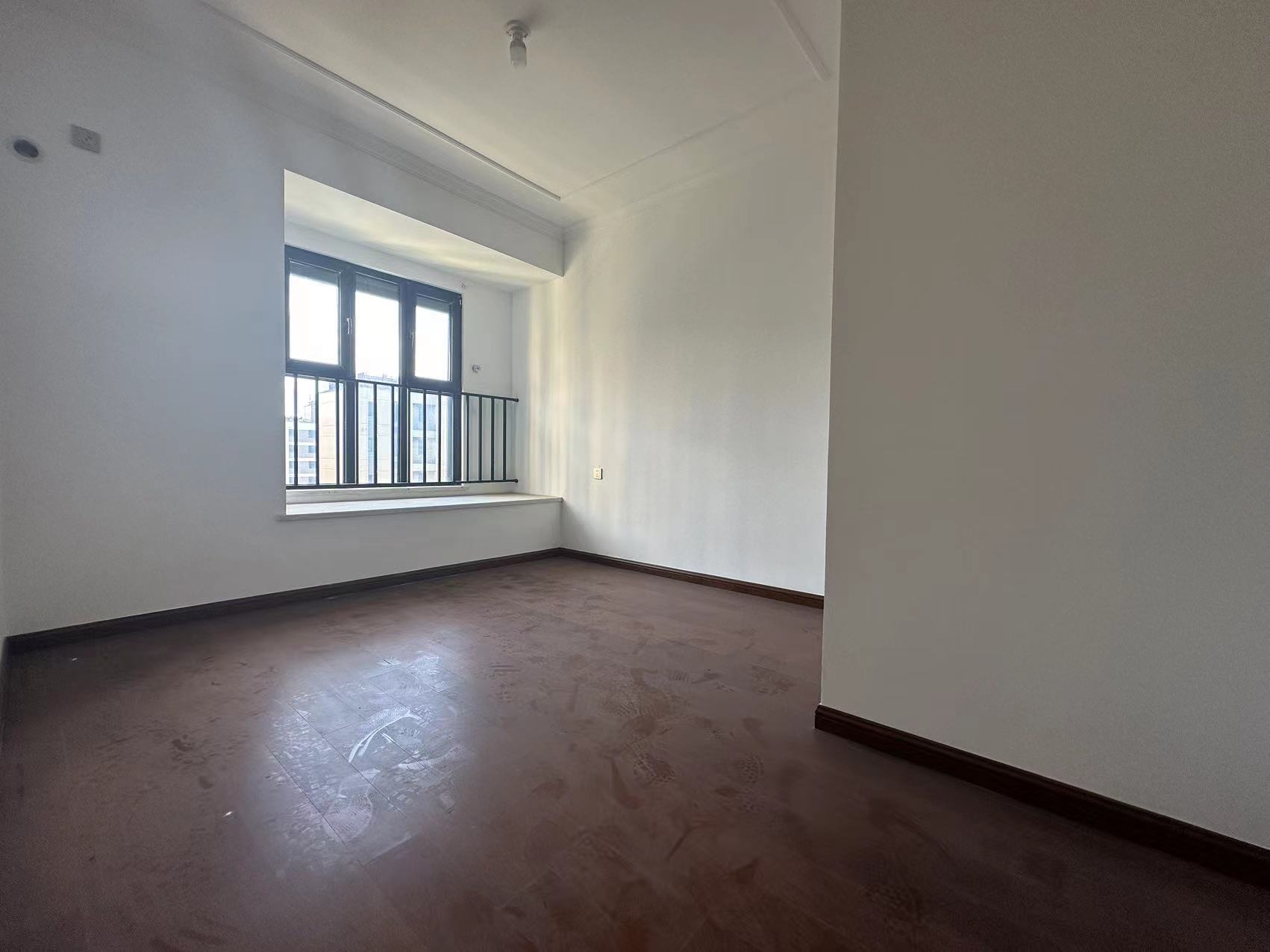 富力院士廷 4室2厅2卫 156m²