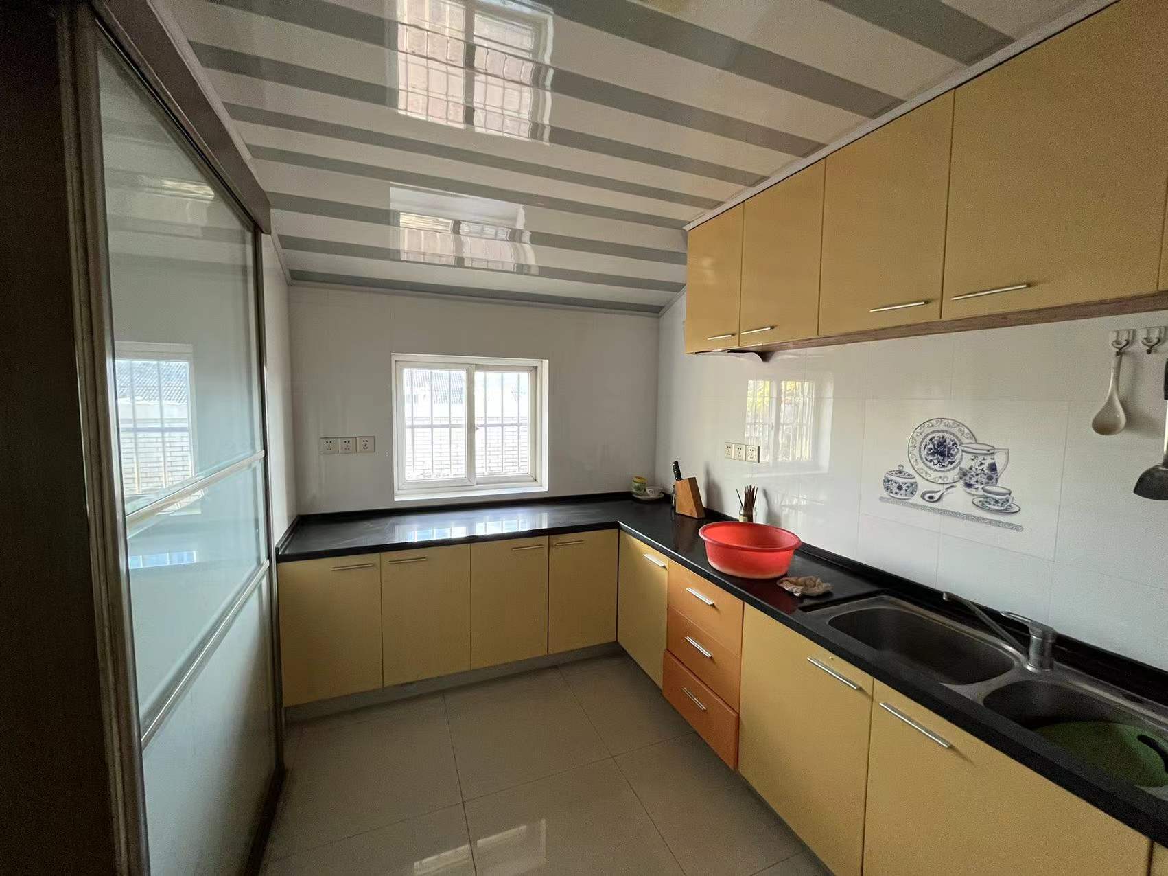 新星苑 4室2厅2卫 137m&sup2;