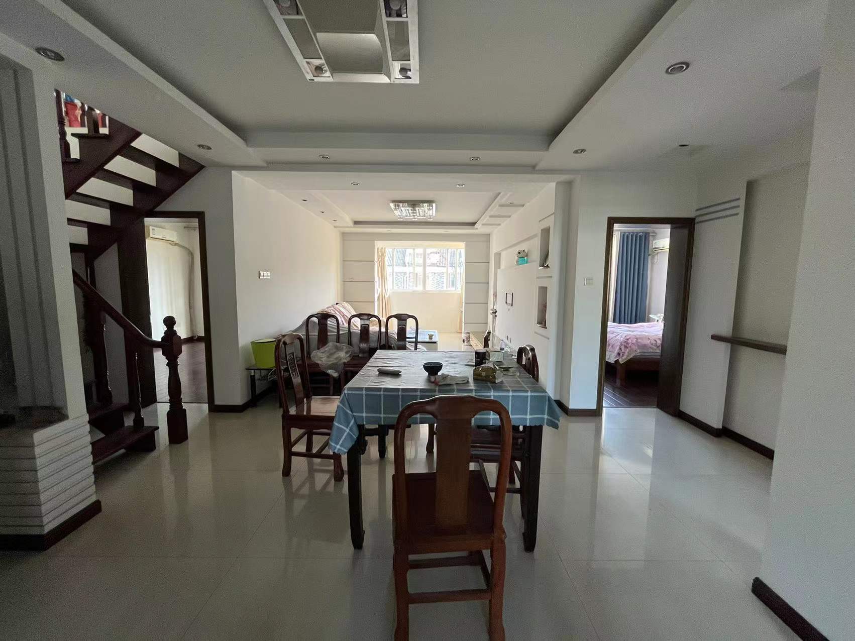 新星苑 4室2厅2卫 137m&sup2;